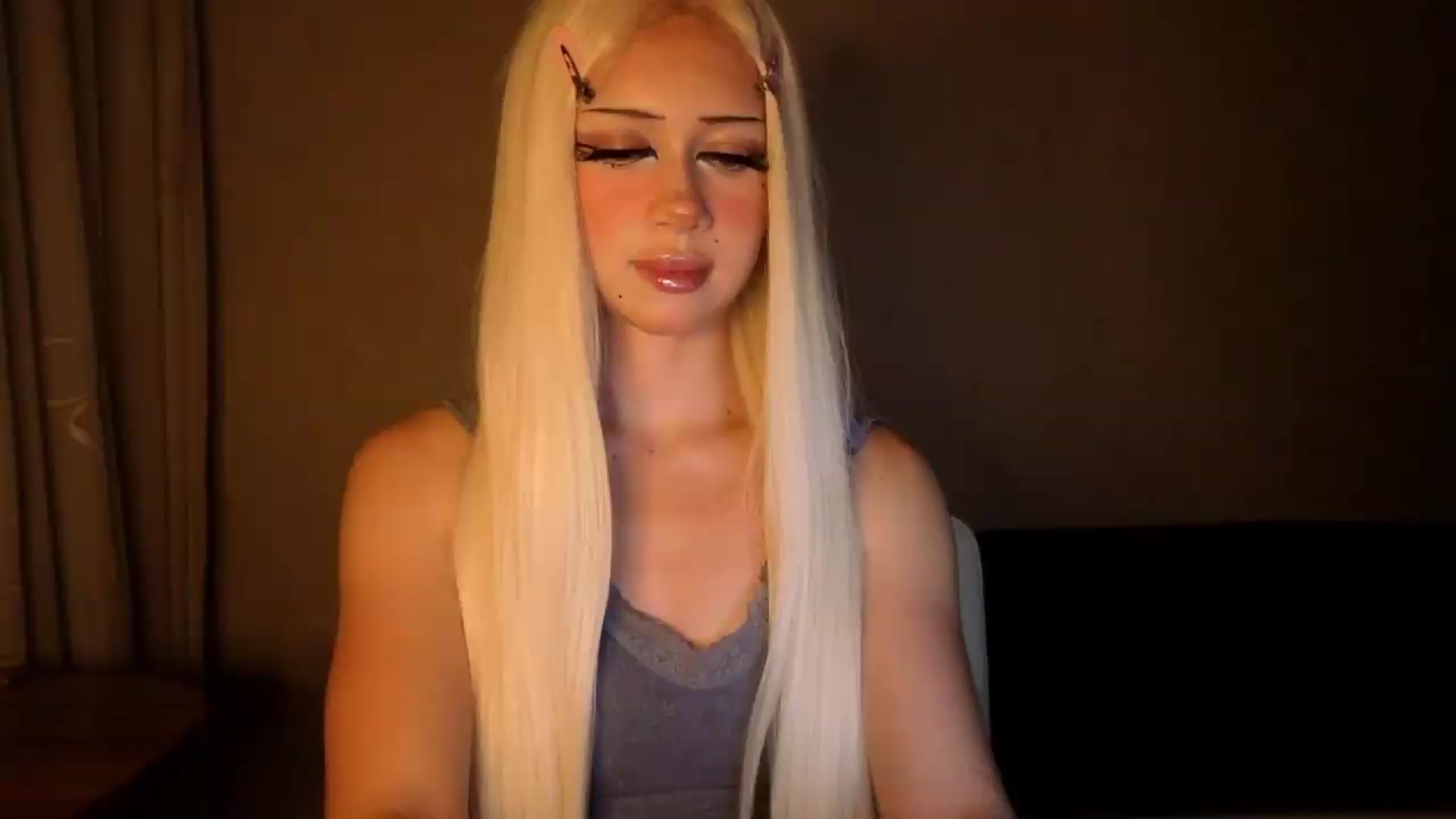 Gallery image thumbnail from Arizonagirl's myfreecams stream on, 08/13/2026, 23:42 image 6 of 20