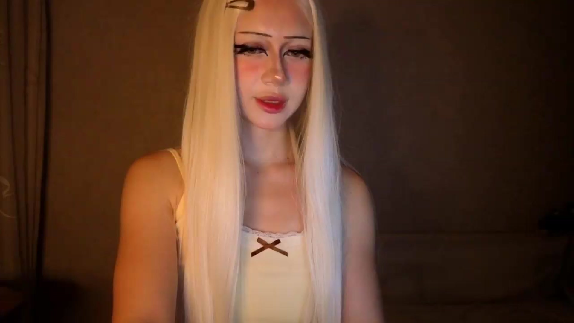 Gallery image thumbnail from Arizonagirl's myfreecams stream on, 08/18/2026, 21:50 image 13 of 20