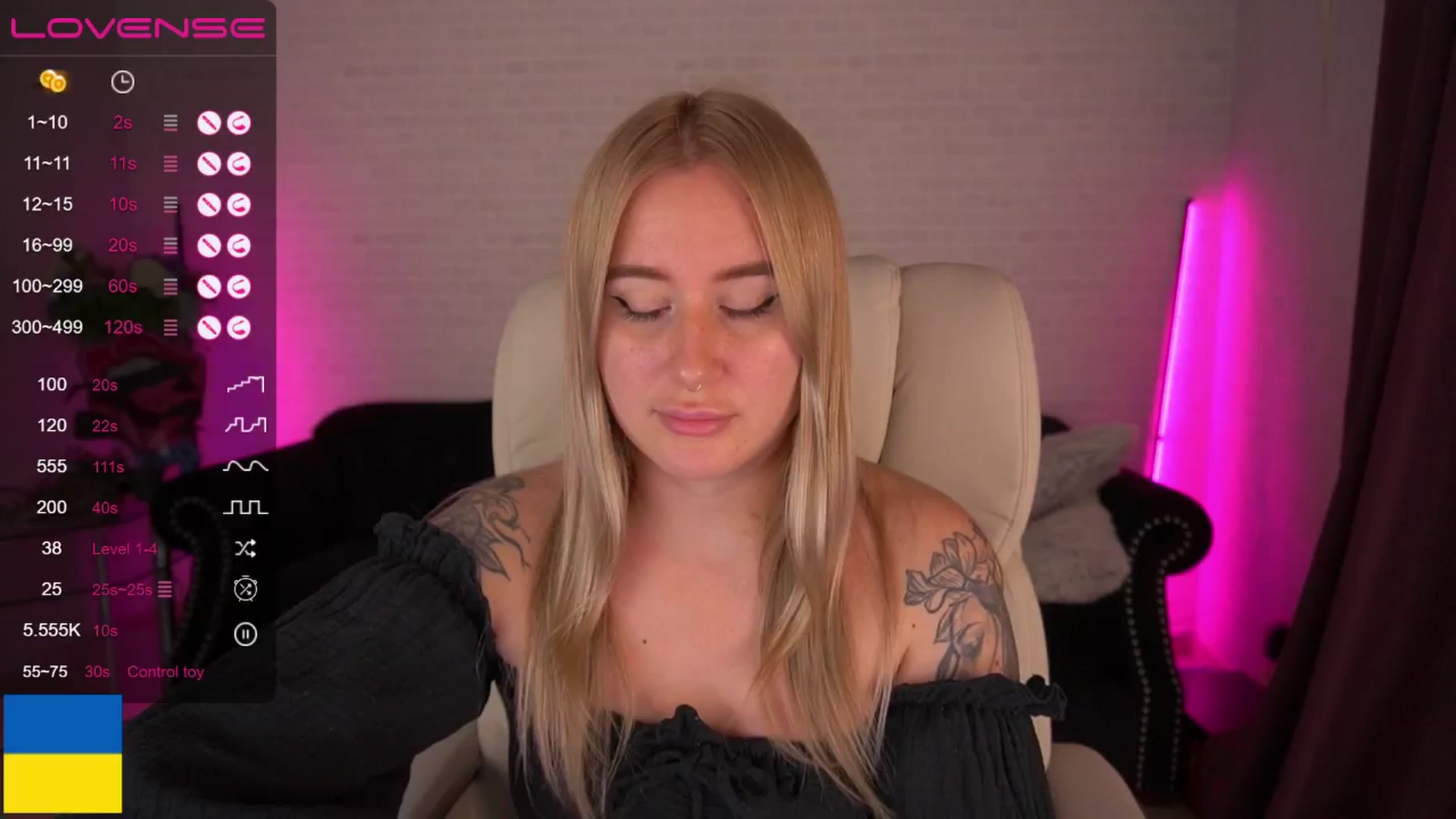 Gallery image thumbnail from ArolinaNigh's myfreecams stream on, 09/19/2024, 24:04 image 18 of 20