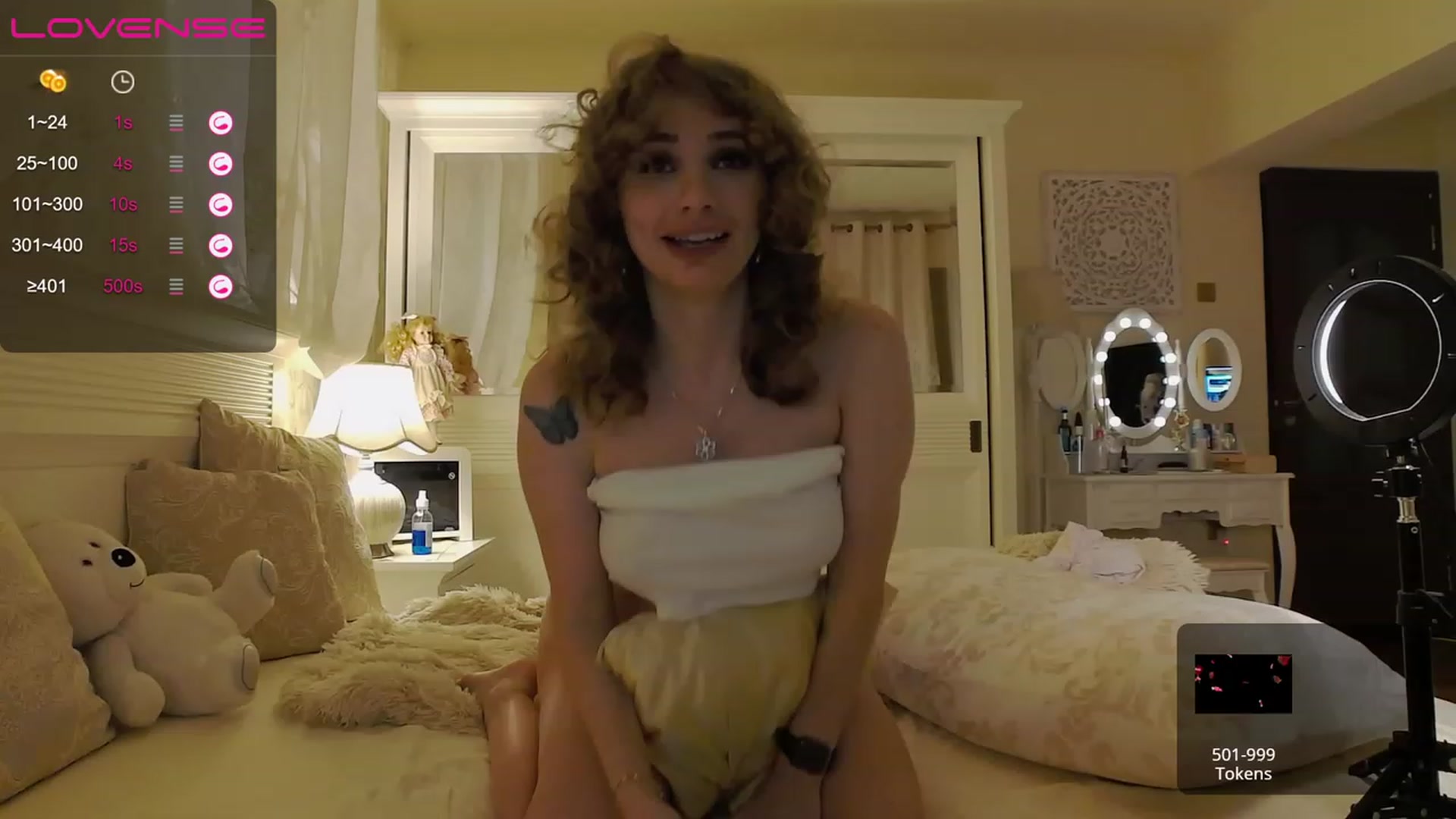 Gallery image thumbnail from Arrielee's myfreecams stream on, 11/26/2022, 16:19 image 4 of 20