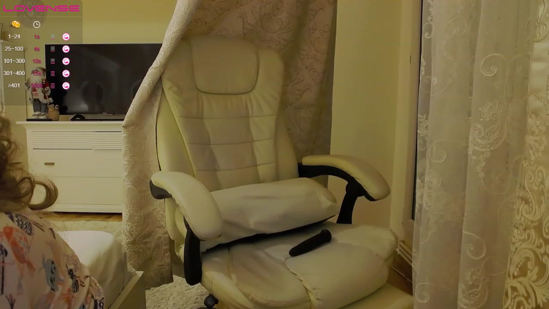 Gallery image thumbnail from Arrielee's myfreecams stream on, 11/27/2022, 16:51 image 9 of 20