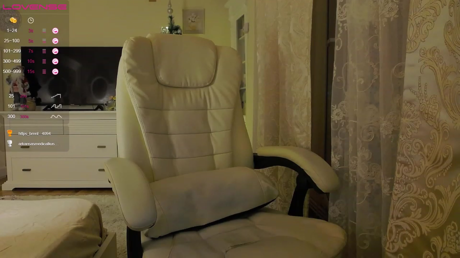 Gallery image thumbnail from Arrielee's myfreecams stream on, 12/03/2022, 17:08 image 18 of 20