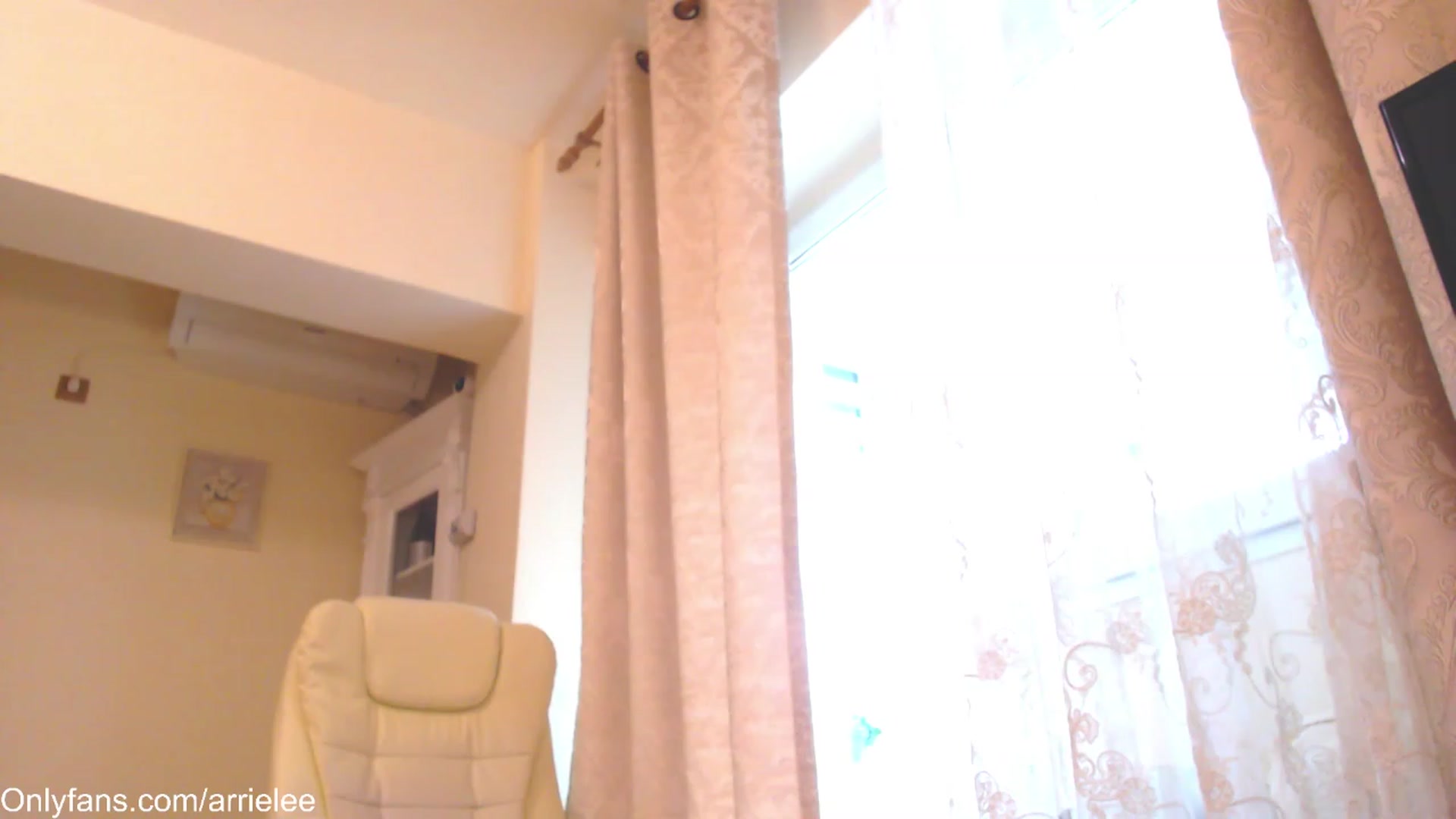 Gallery image thumbnail from Arrielee's myfreecams stream on, 03/16/2023, 13:47 image 17 of 20