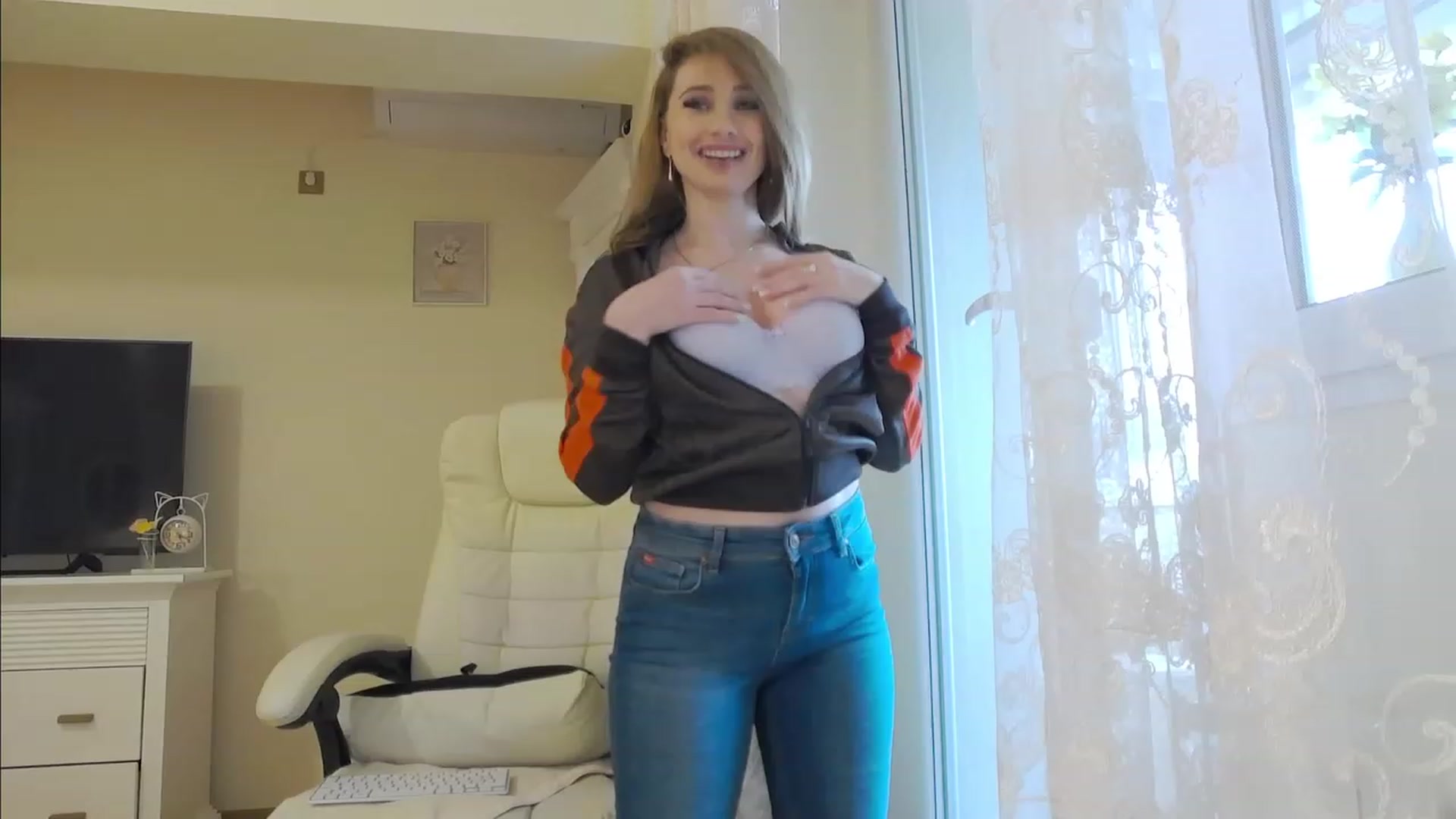 Gallery image thumbnail from Arrielee's myfreecams stream on, 03/28/2023, 14:44 image 9 of 20