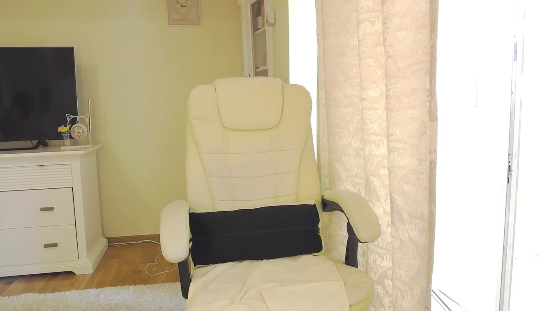 Gallery image thumbnail from Arrielee's myfreecams stream on, 05/17/2023, 13:43 image 11 of 20