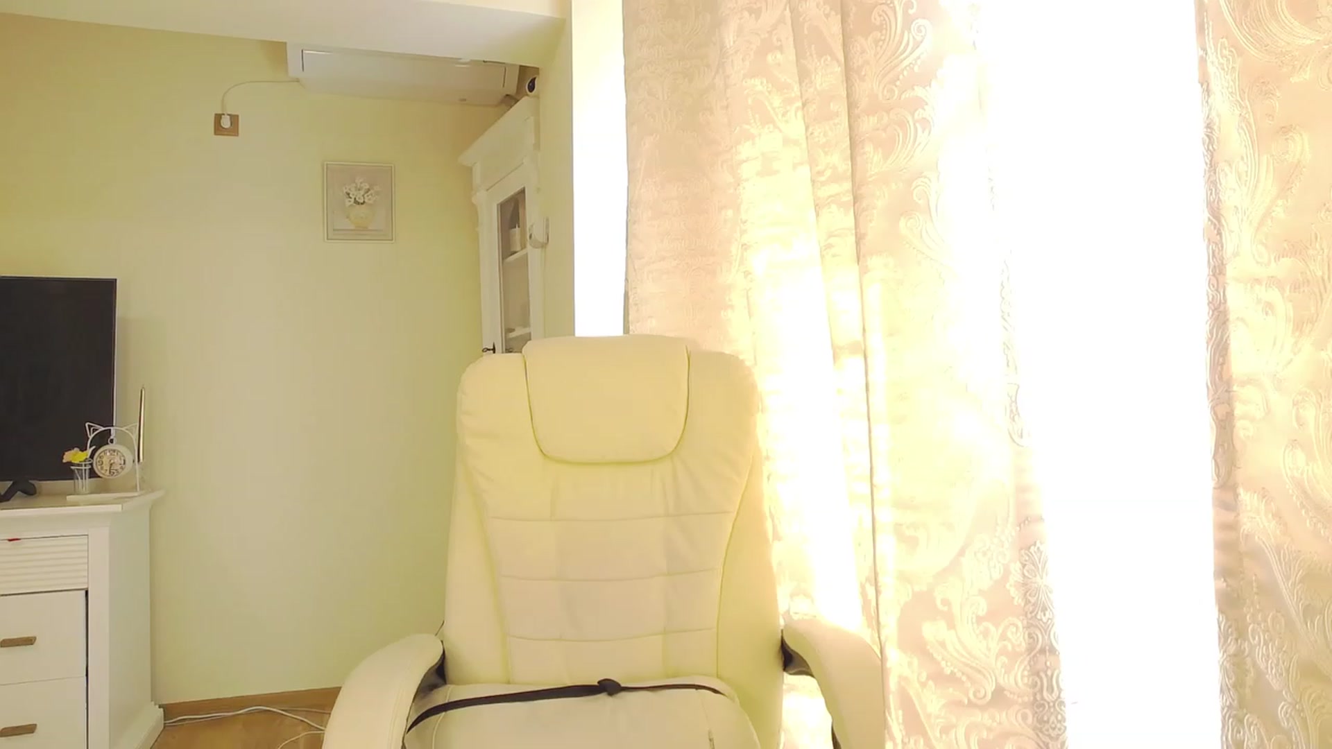 Gallery image thumbnail from Arrielee's myfreecams stream on, 05/17/2023, 16:39 image 1 of 20