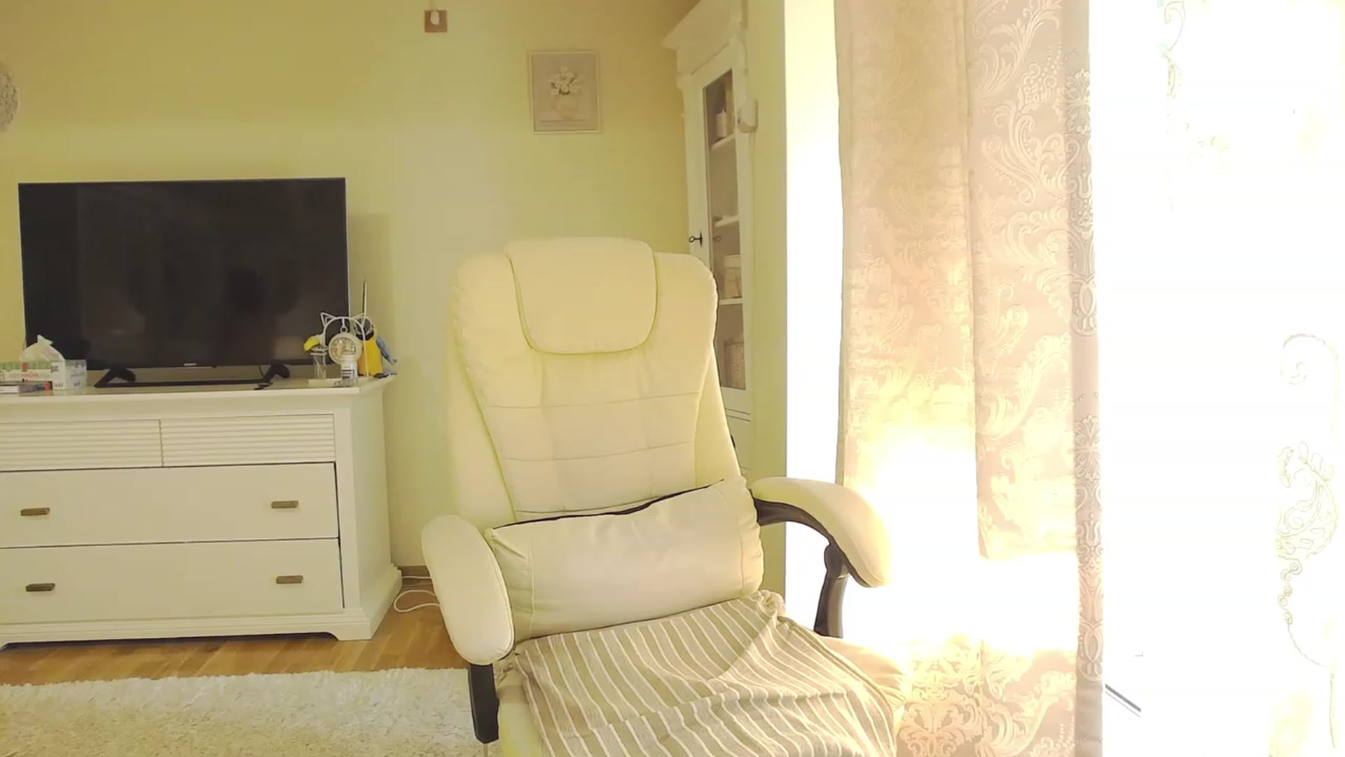 Gallery image thumbnail from Arrielee's myfreecams stream on, 05/30/2023, 16:08 image 15 of 20