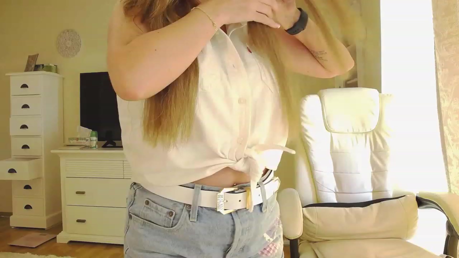 Gallery image thumbnail from Arrielee's myfreecams stream on, 07/30/2023, 16:03 image 17 of 20