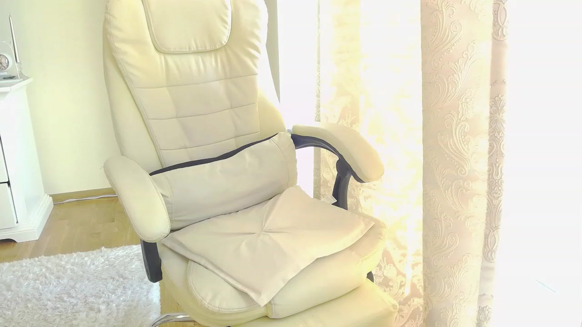 Gallery image thumbnail from Arrielee's myfreecams stream on, 08/14/2023, 14:44 image 16 of 20