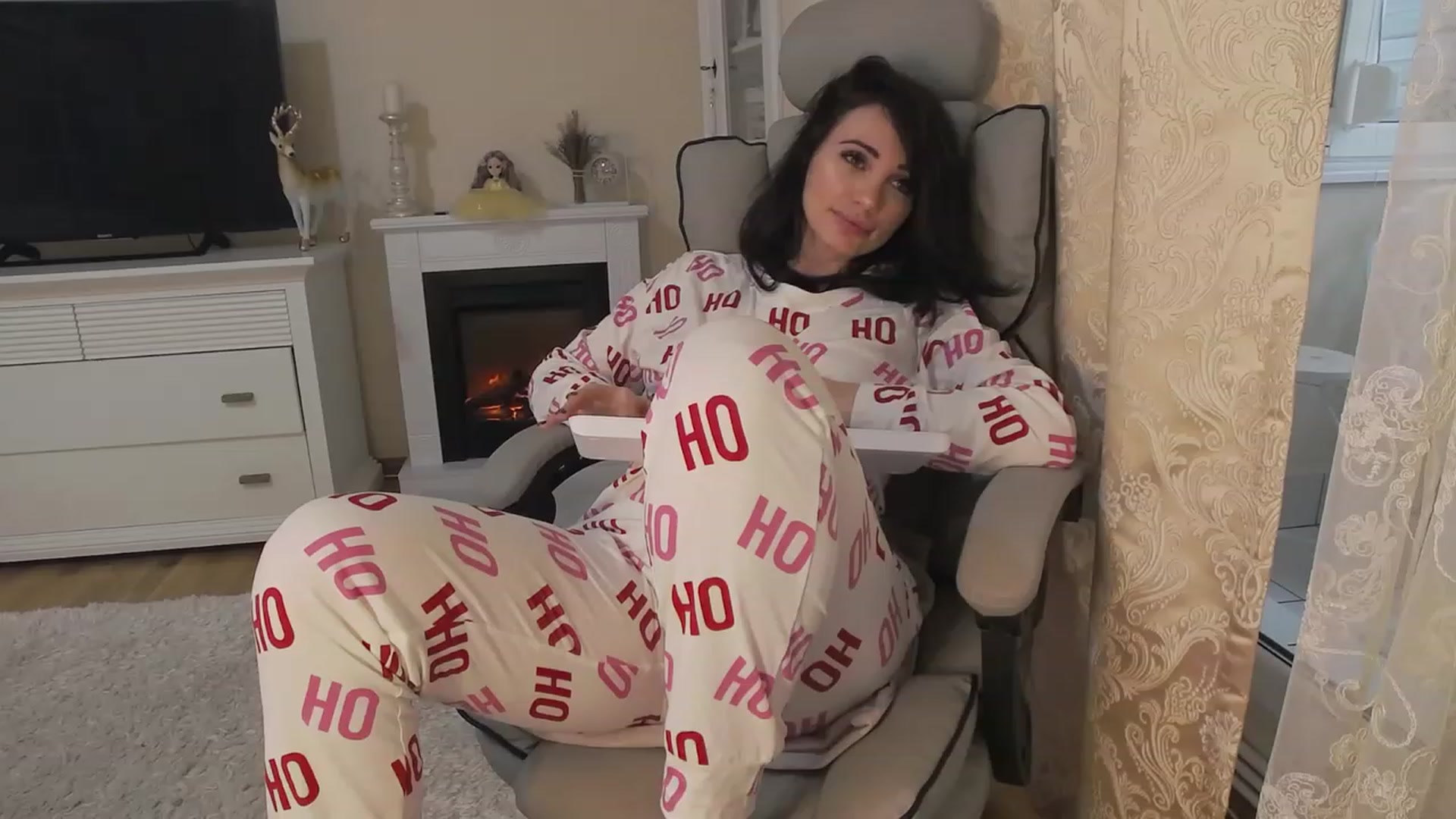 Gallery image thumbnail from Arrielee's myfreecams stream on, 11/26/2023, 13:28 image 13 of 20