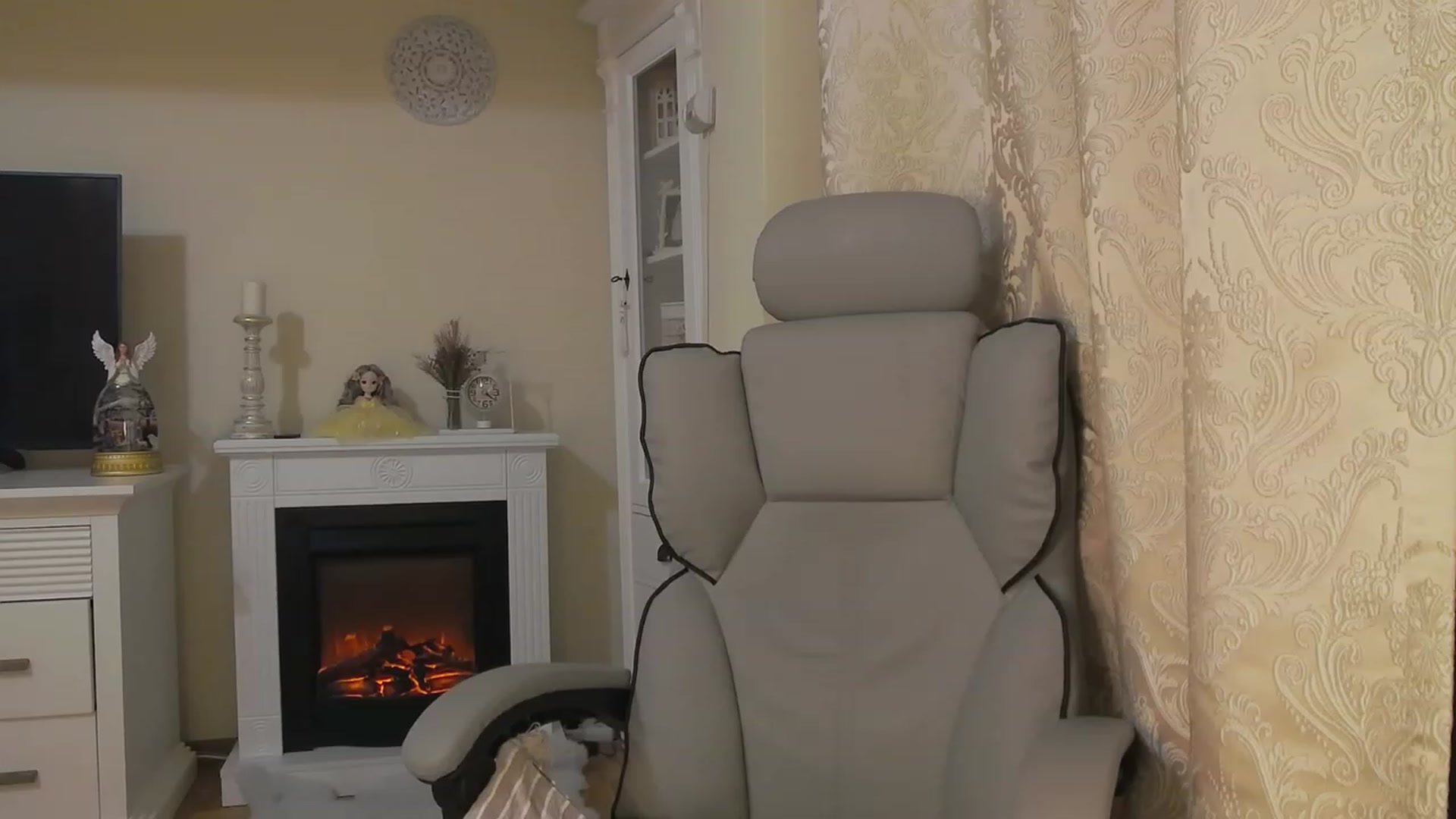 Gallery image thumbnail from Arrielee's myfreecams stream on, 11/30/2023, 15:23 image 6 of 20