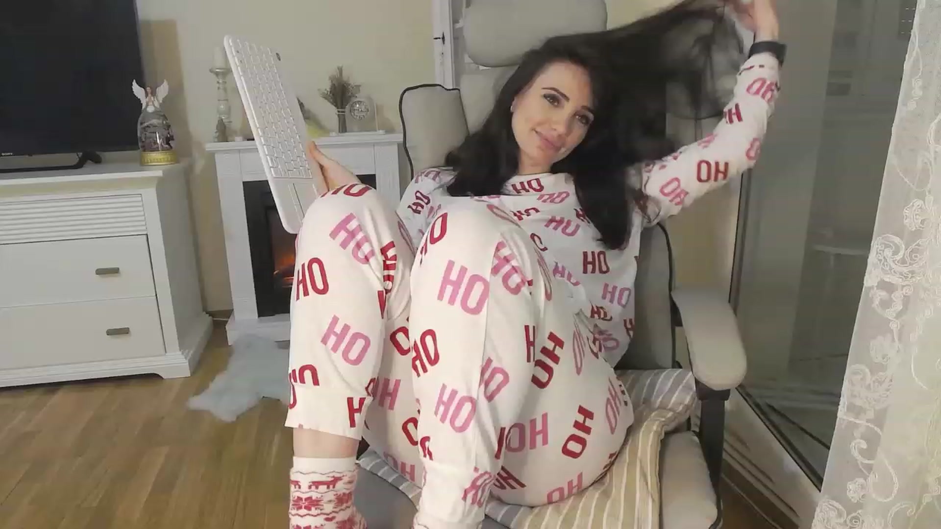 Gallery image thumbnail from Arrielee's myfreecams stream on, 12/01/2023, 14:37 image 5 of 20