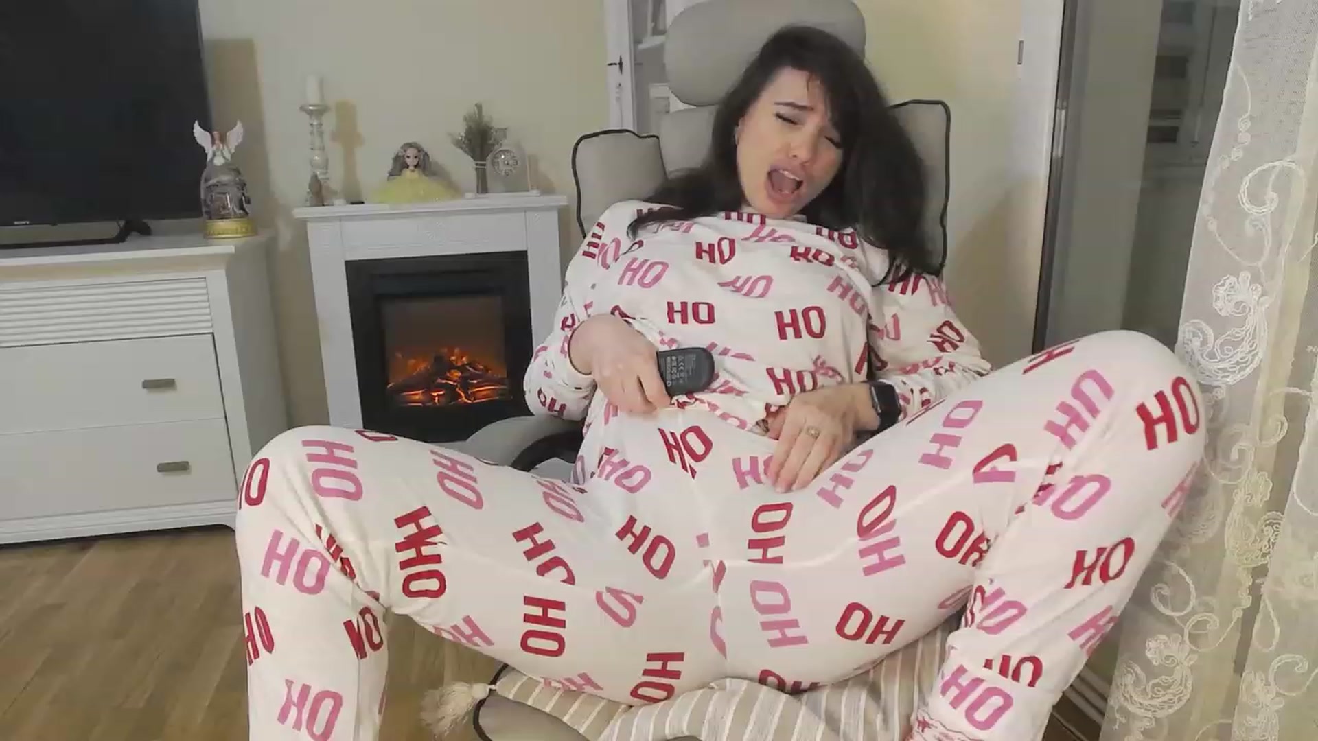Gallery image thumbnail from Arrielee's myfreecams stream on, 12/01/2023, 14:37 image 12 of 20