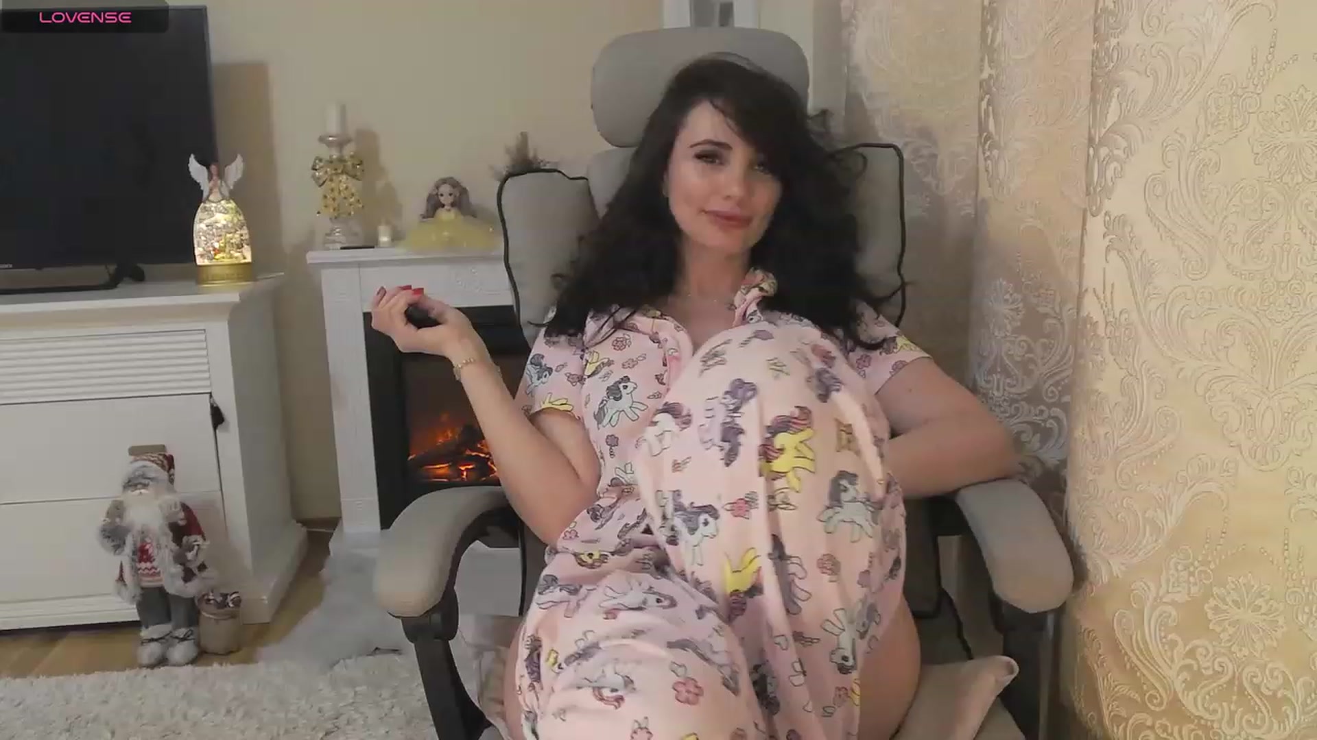Gallery image thumbnail from Arrielee's myfreecams stream on, 12/24/2023, 15:58 image 18 of 20