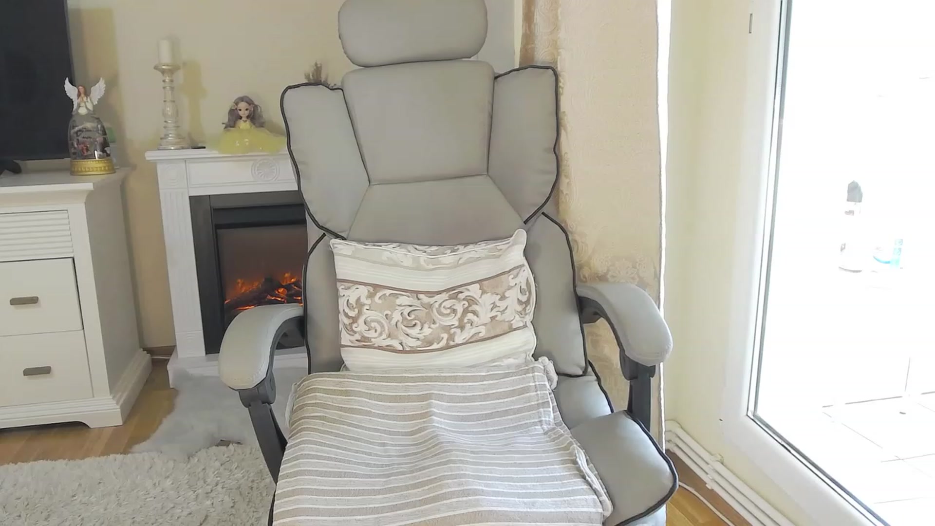 Gallery image thumbnail from Arrielee's myfreecams stream on, 02/12/2024, 13:45 image 9 of 20