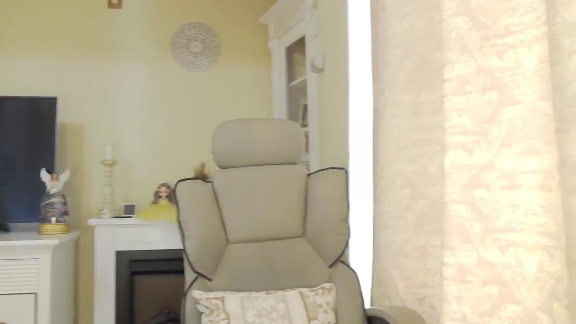Gallery image thumbnail from Arrielee's myfreecams stream on, 04/07/2024, 13:32 image 18 of 20