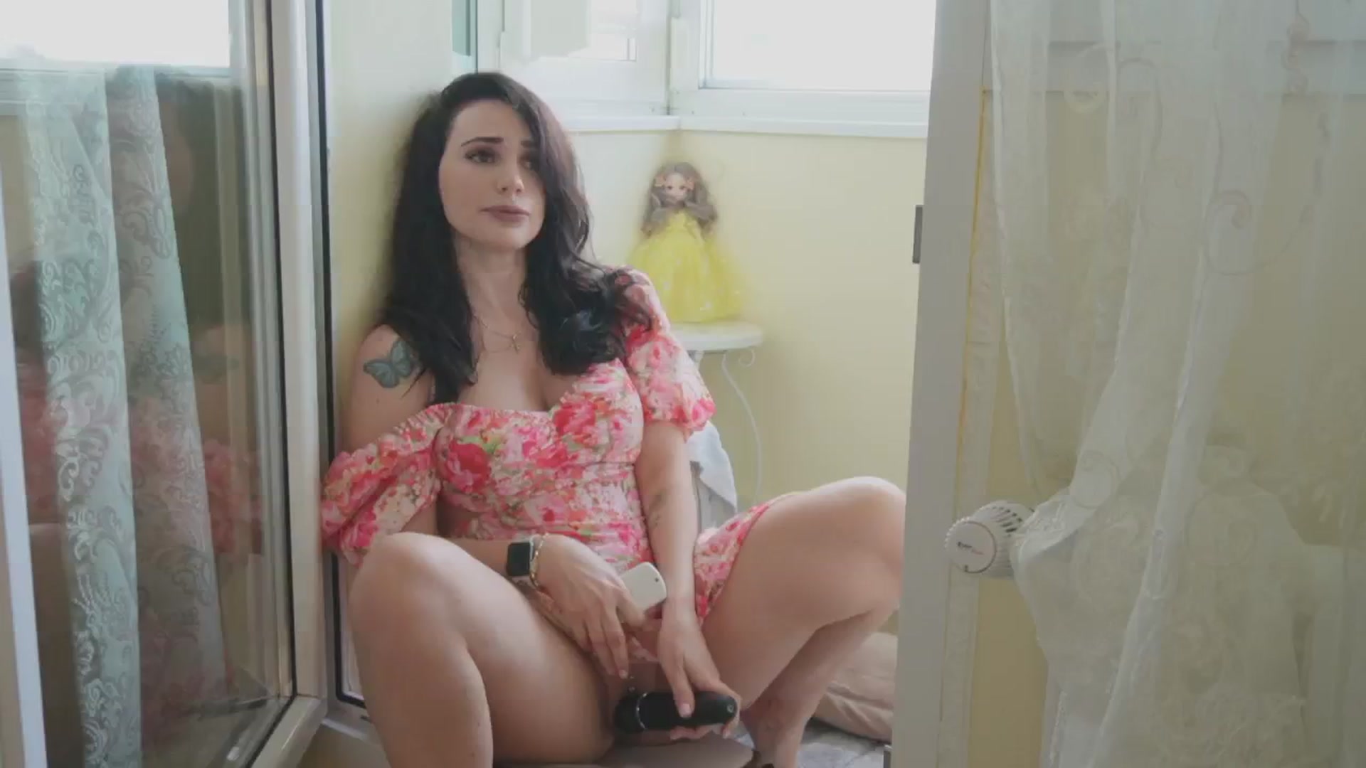 Gallery image thumbnail from Arrielee's myfreecams stream on, 10/13/2024, 12:38 image 19 of 20
