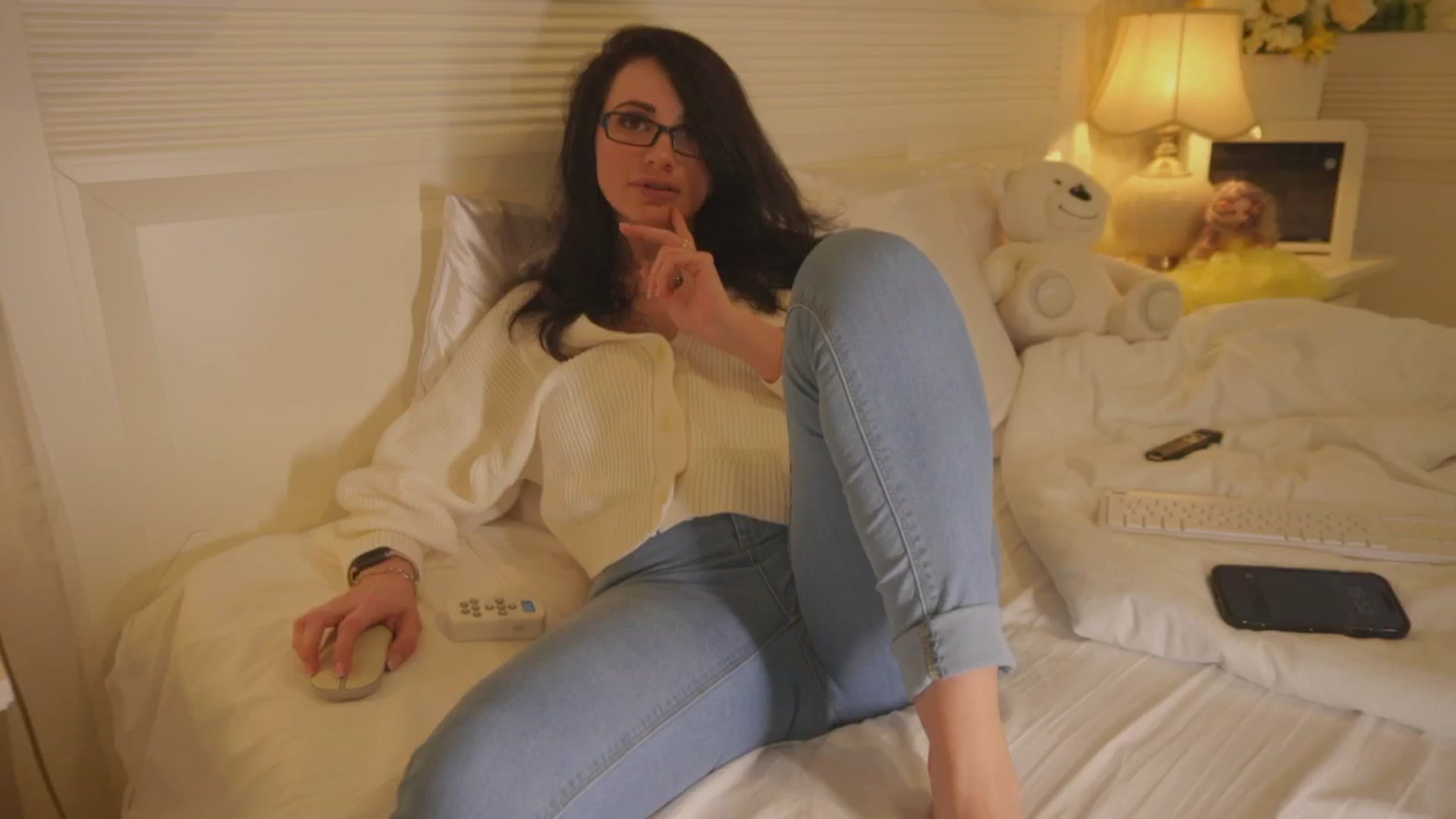 Gallery image thumbnail from Arrielee's myfreecams stream on, 11/22/2024, 14:10 image 16 of 20