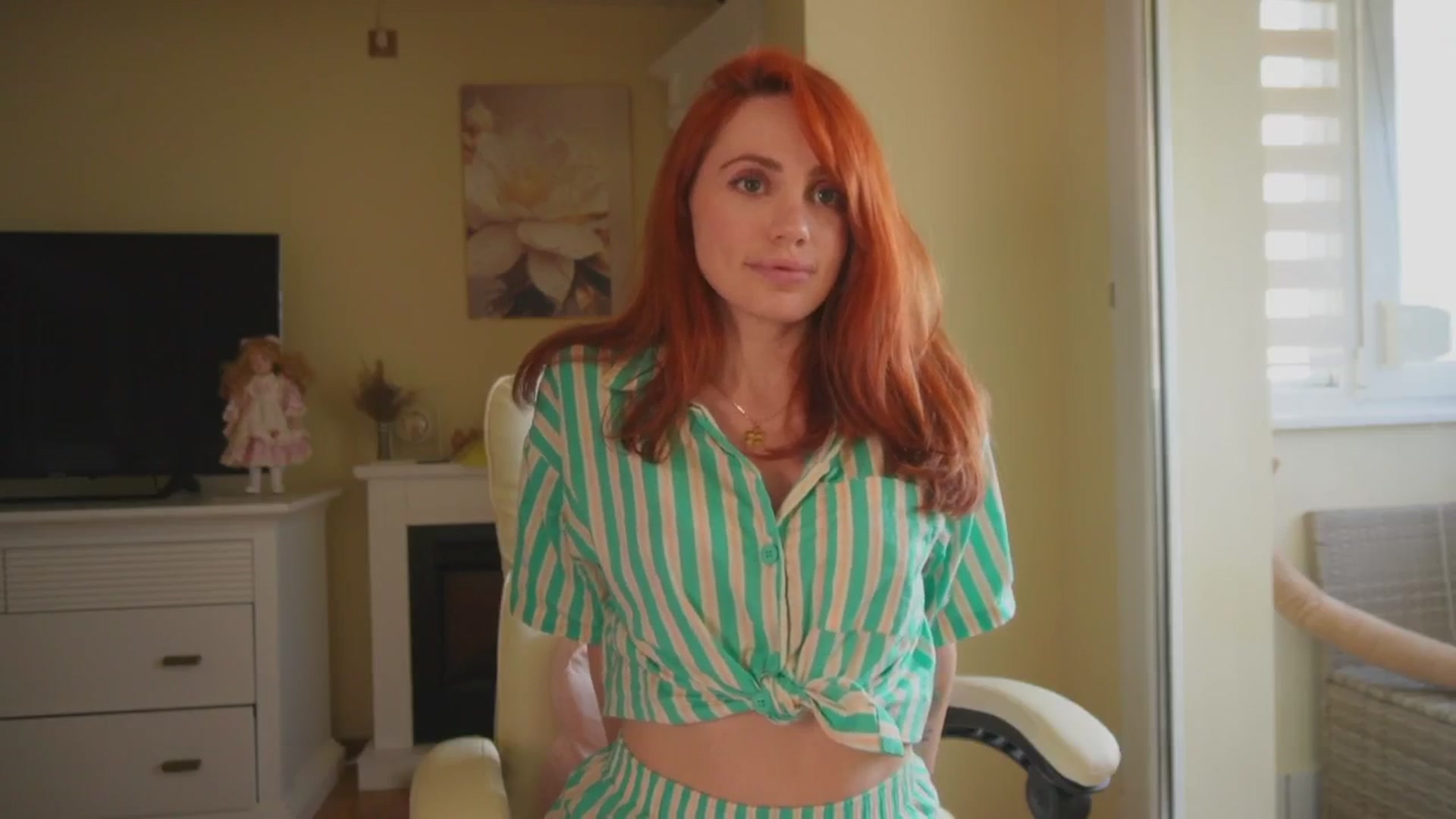 Gallery image thumbnail from Arrielee's myfreecams stream on, 05/14/2025, 15:38 image 10 of 20