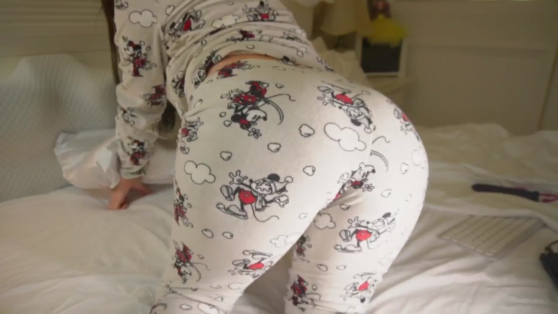 Gallery image thumbnail from Arrielee's myfreecams stream on, 02/02/2026, 13:19 image 2 of 20