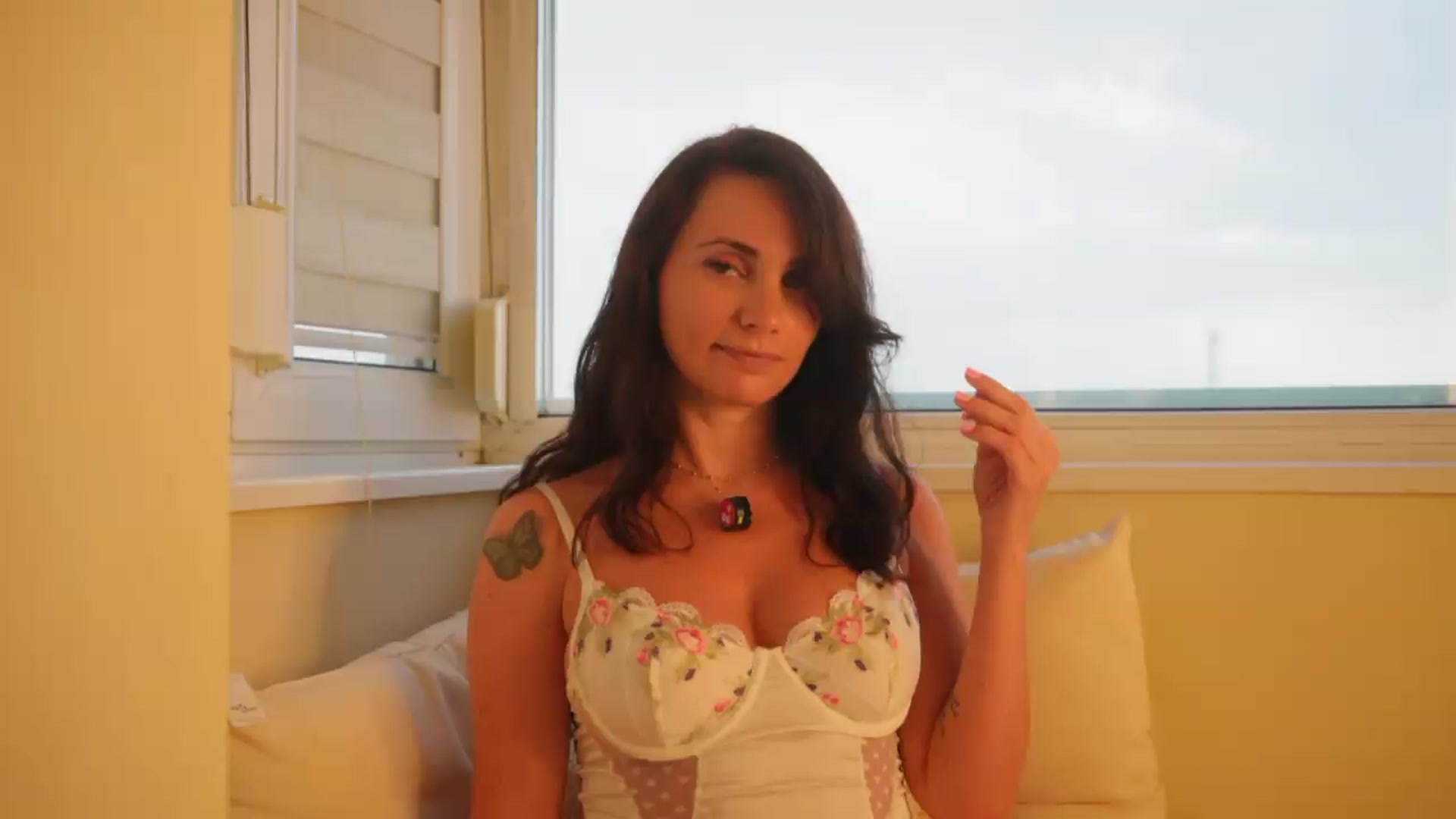 Gallery image thumbnail from Arrielee's myfreecams stream on, 08/24/2026, 15:14 image 1 of 20