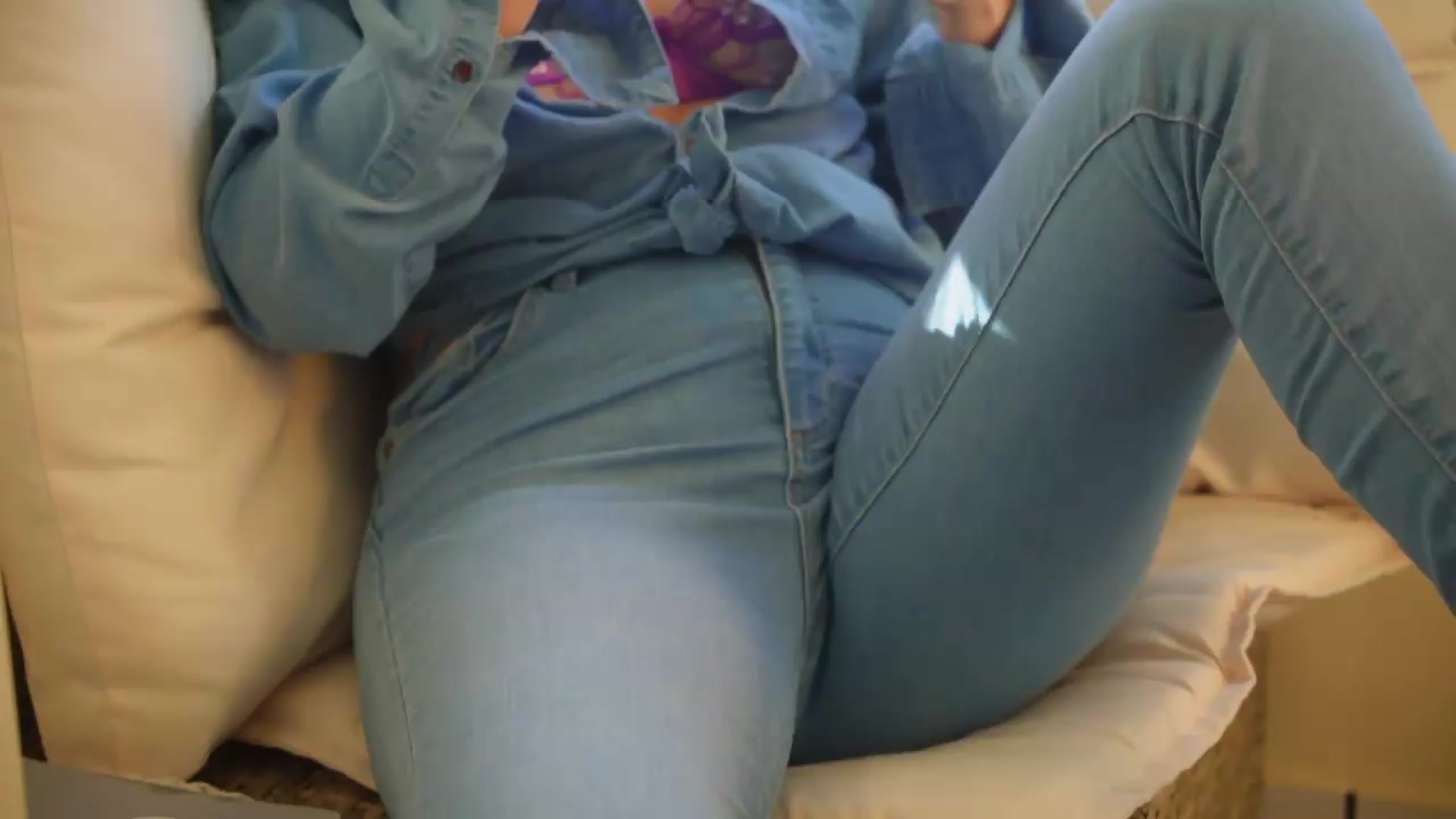 Gallery image thumbnail from Arrielee's myfreecams stream on, 09/18/2026, 12:56 image 18 of 20