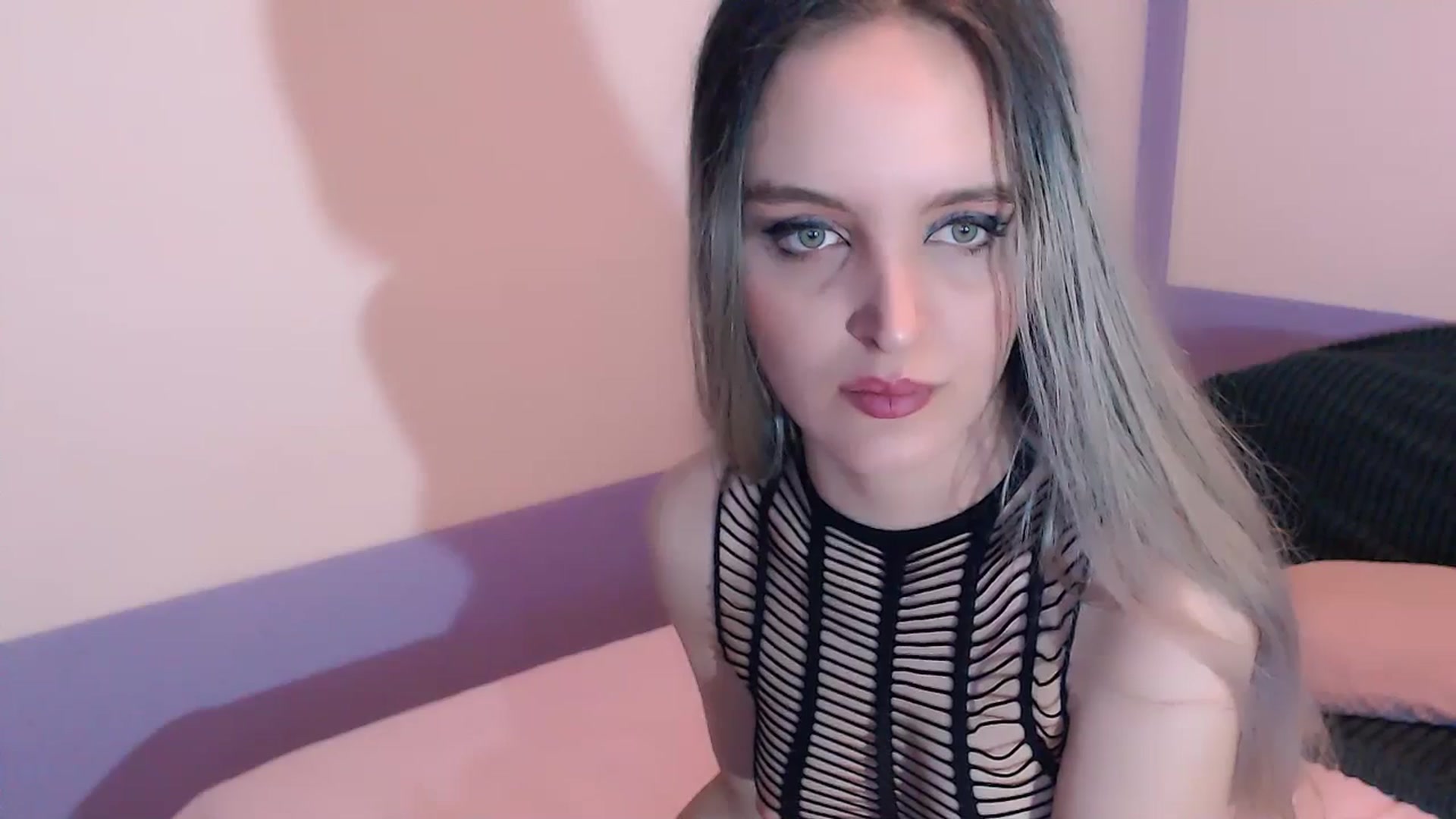 Gallery image thumbnail from ArryaPurple's myfreecams stream on, 02/01/2025, 18:03 image 5 of 20