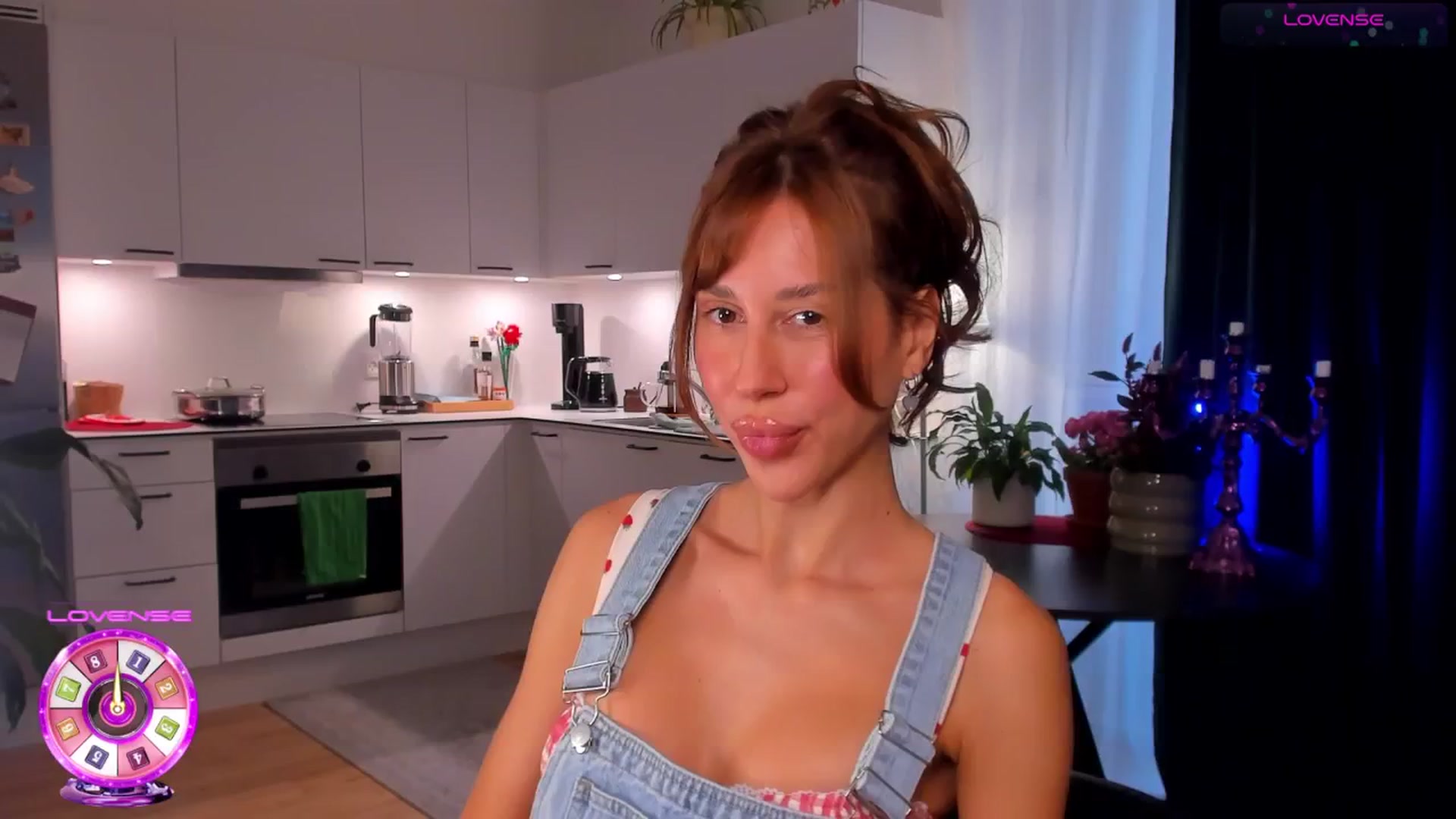 Gallery image thumbnail from ArtedAmore's myfreecams stream on, 04/21/2026, 19:19 image 4 of 20