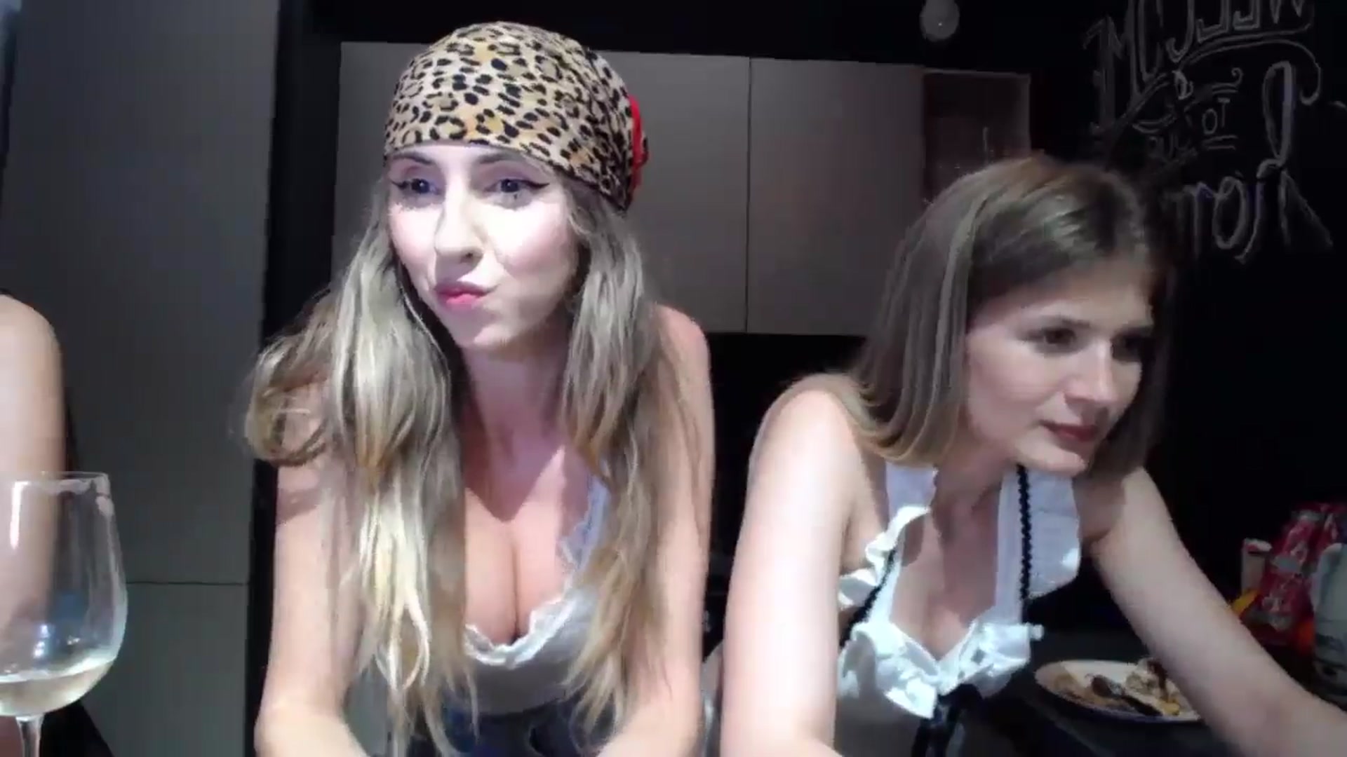 Gallery image thumbnail from ArtemisInRome's myfreecams stream on, 09/07/2024, 20:45 image 3 of 20