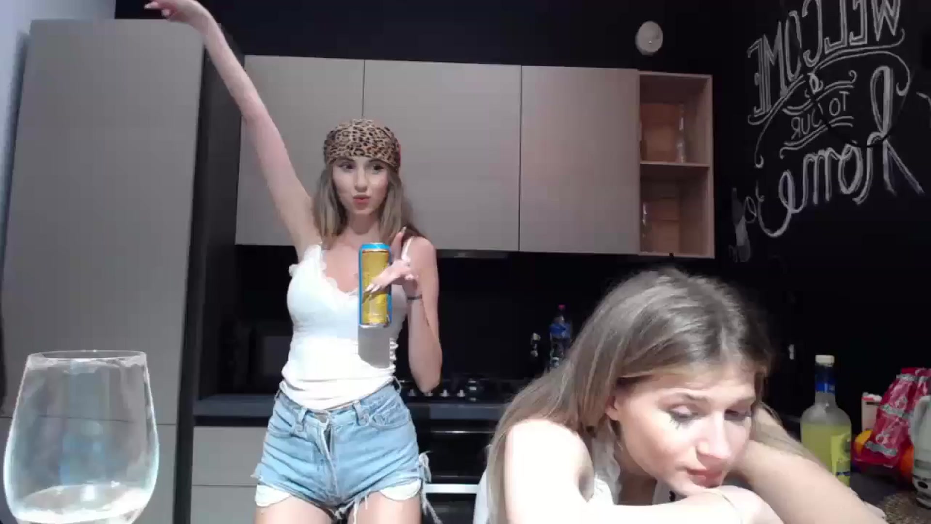 Gallery image thumbnail from ArtemisInRome's myfreecams stream on, 09/07/2024, 20:45 image 19 of 20