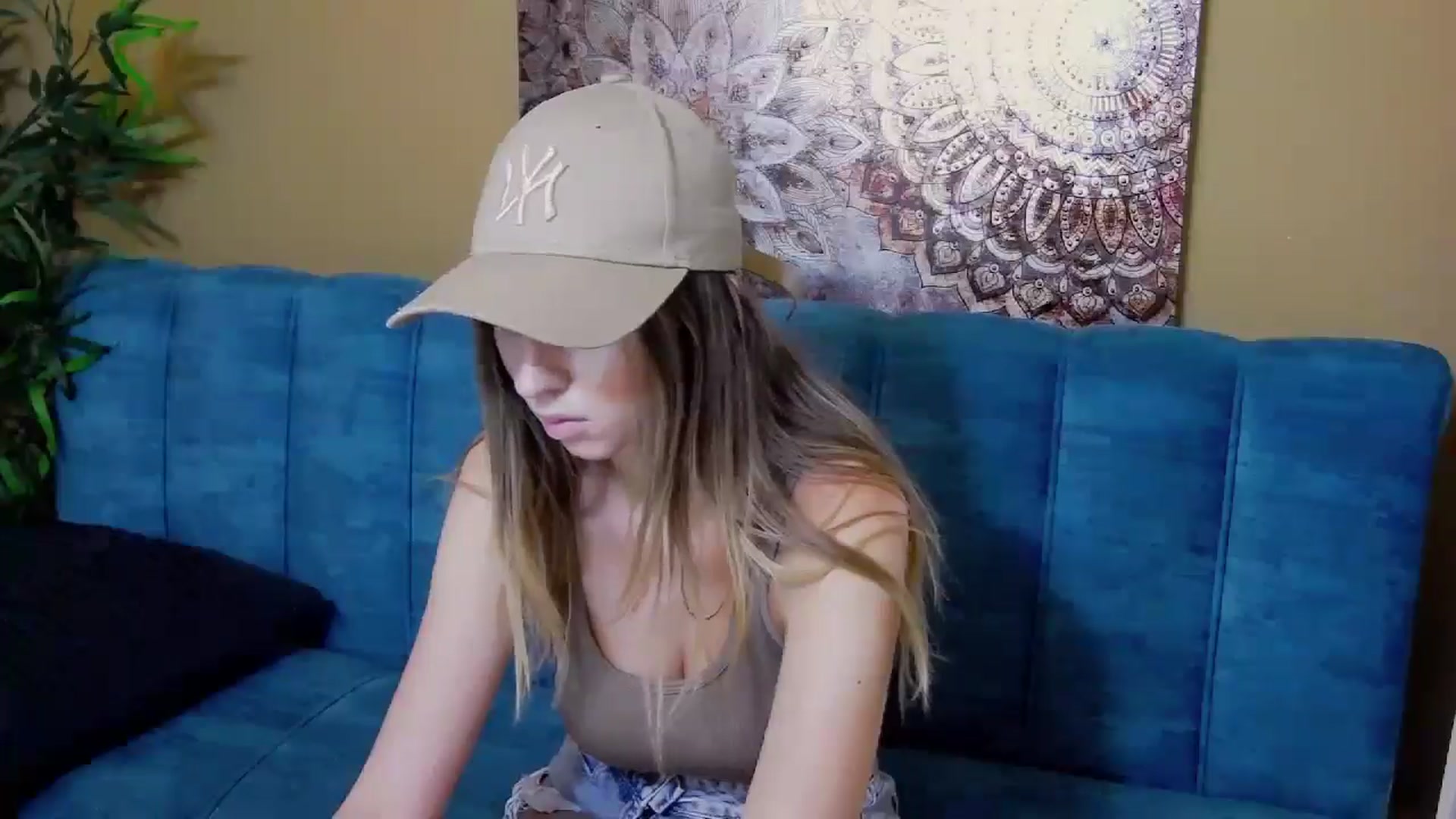 Gallery image thumbnail from Artemiss's myfreecams stream on, 07/04/2024, 19:37 image 12 of 20