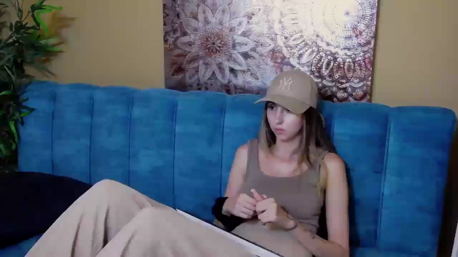 Gallery image thumbnail from Artemiss's myfreecams stream on, 07/04/2024, 20:37 image 12 of 20