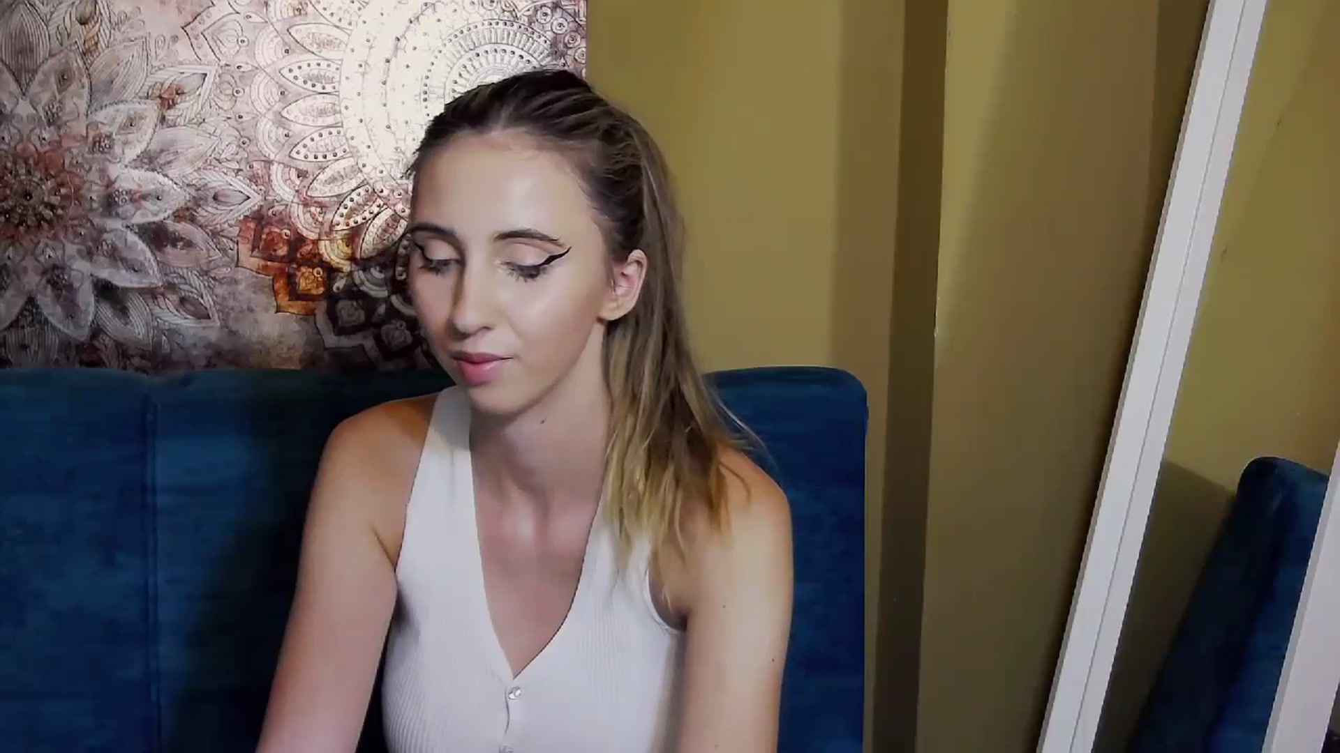 Gallery image thumbnail from Artemiss's myfreecams stream on, 07/21/2024, 18:15 image 15 of 20