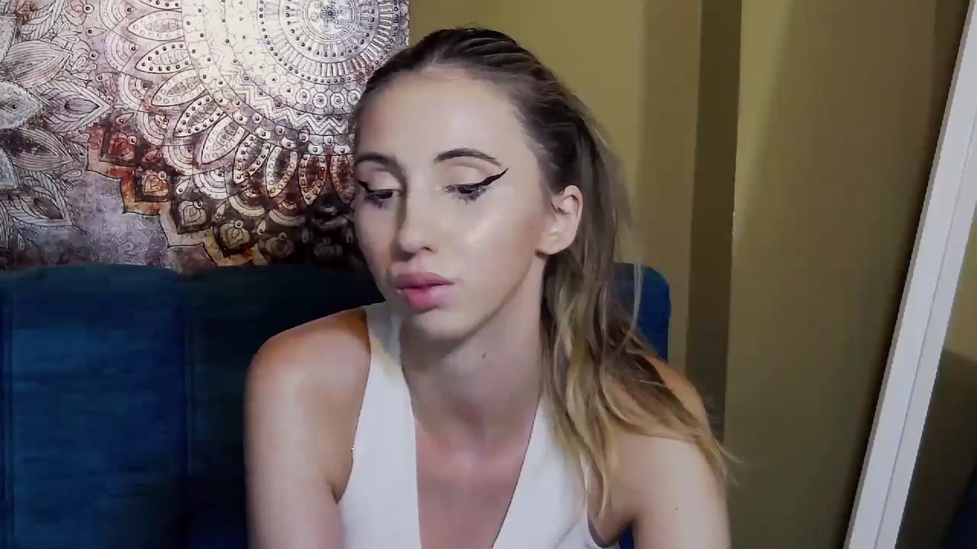 Gallery image thumbnail from Artemiss's myfreecams stream on, 07/21/2024, 18:15 image 8 of 20