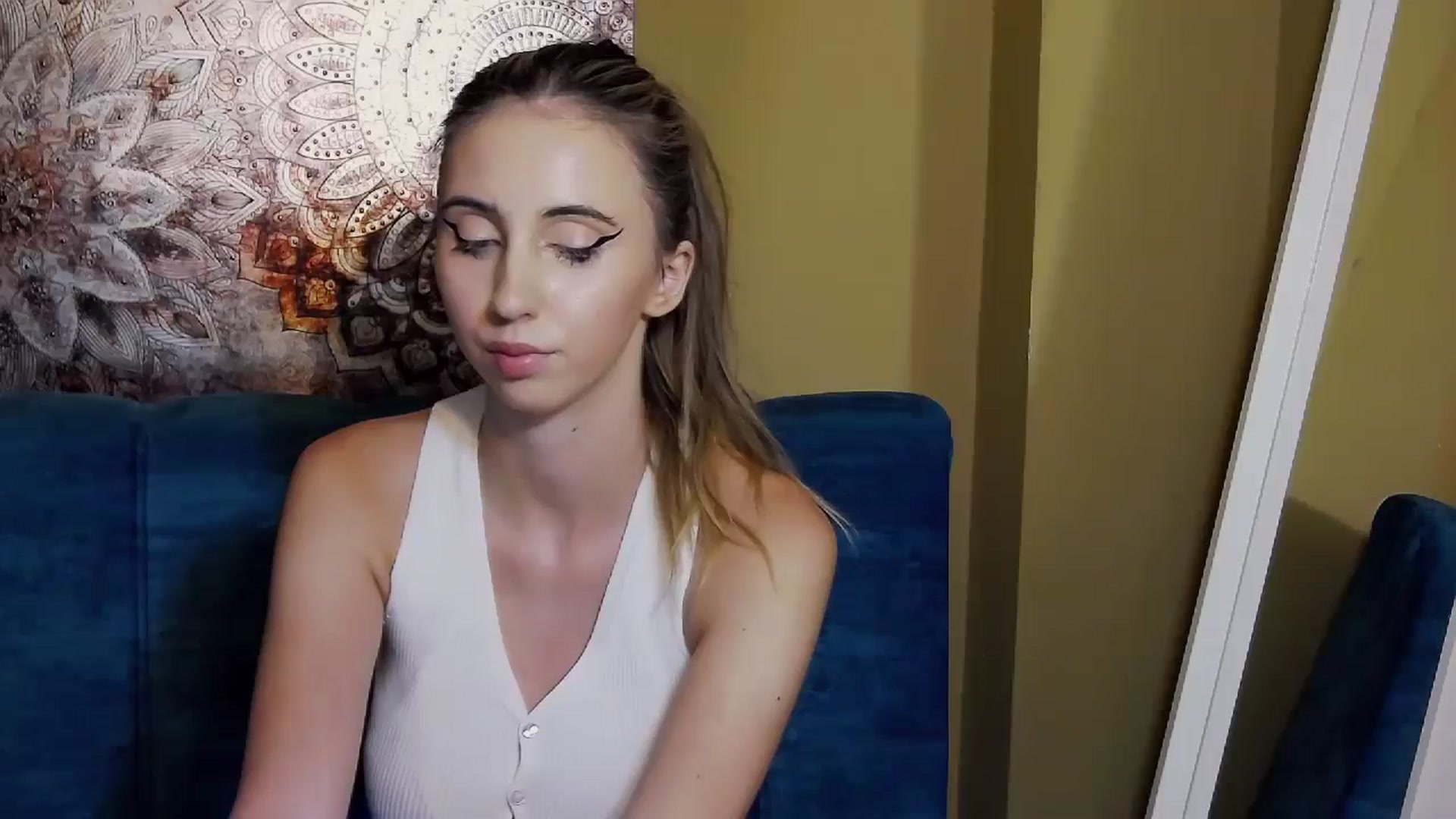 Gallery image thumbnail from Artemiss's myfreecams stream on, 07/21/2024, 18:35 image 1 of 20