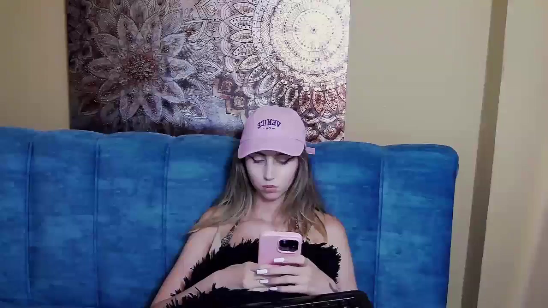 Gallery image thumbnail from Artemiss's myfreecams stream on, 07/22/2024, 19:36 image 18 of 20