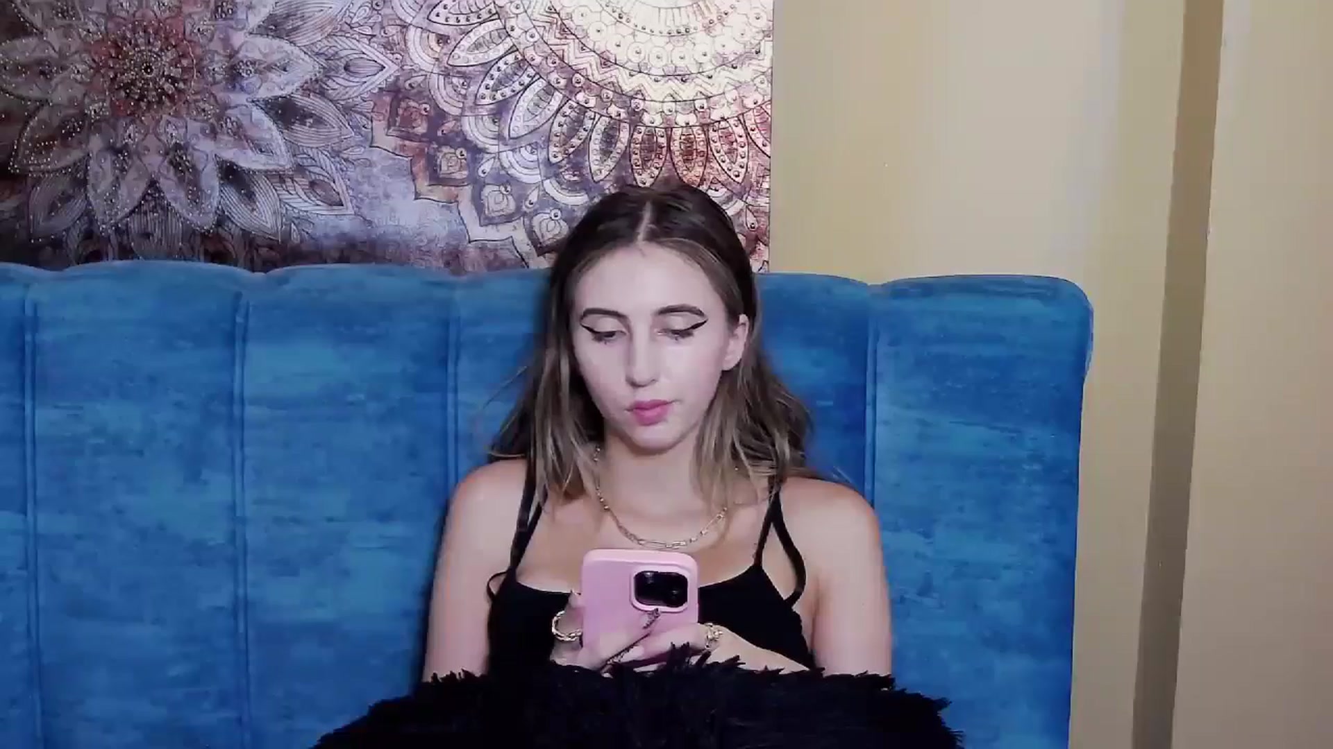 Gallery image thumbnail from Artemiss's myfreecams stream on, 07/29/2024, 18:40 image 16 of 20
