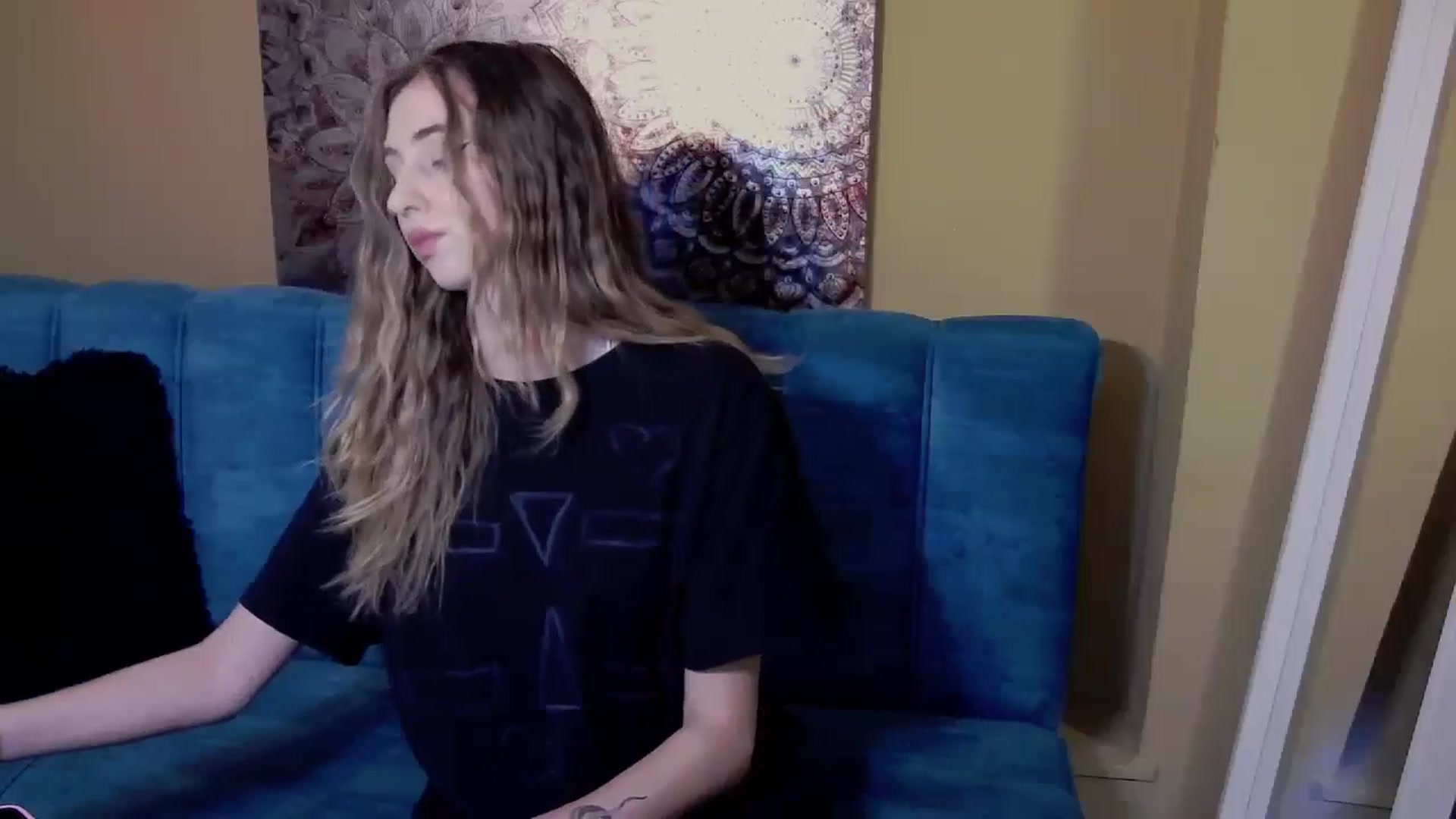 Gallery image thumbnail from Artemiss's myfreecams stream on, 08/01/2024, 17:16 image 7 of 20