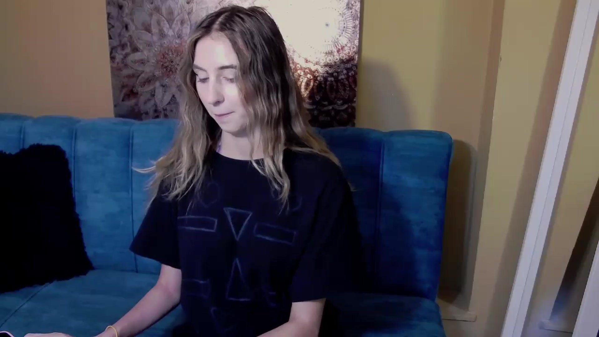 Gallery image thumbnail from Artemiss's myfreecams stream on, 08/01/2024, 17:16 image 4 of 20