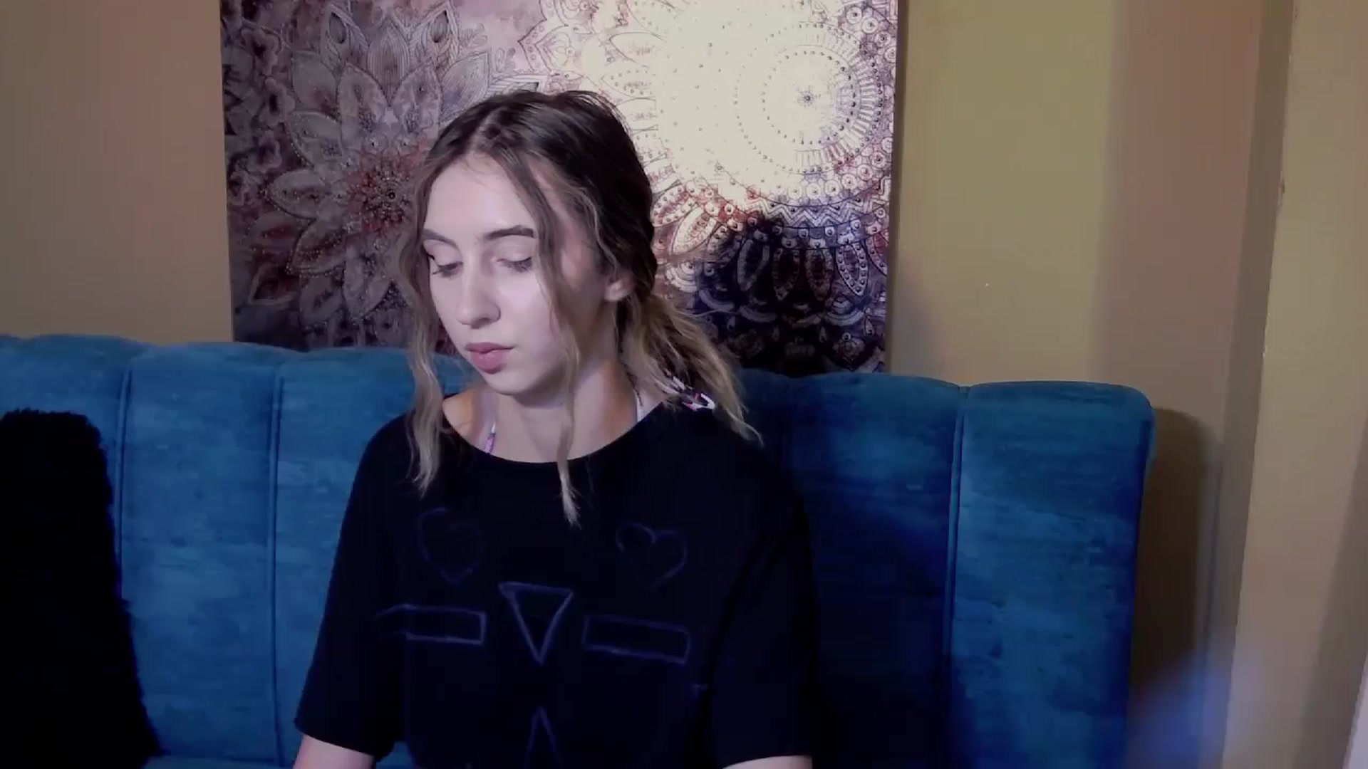 Gallery image thumbnail from Artemiss's myfreecams stream on, 08/01/2024, 18:31 image 6 of 20