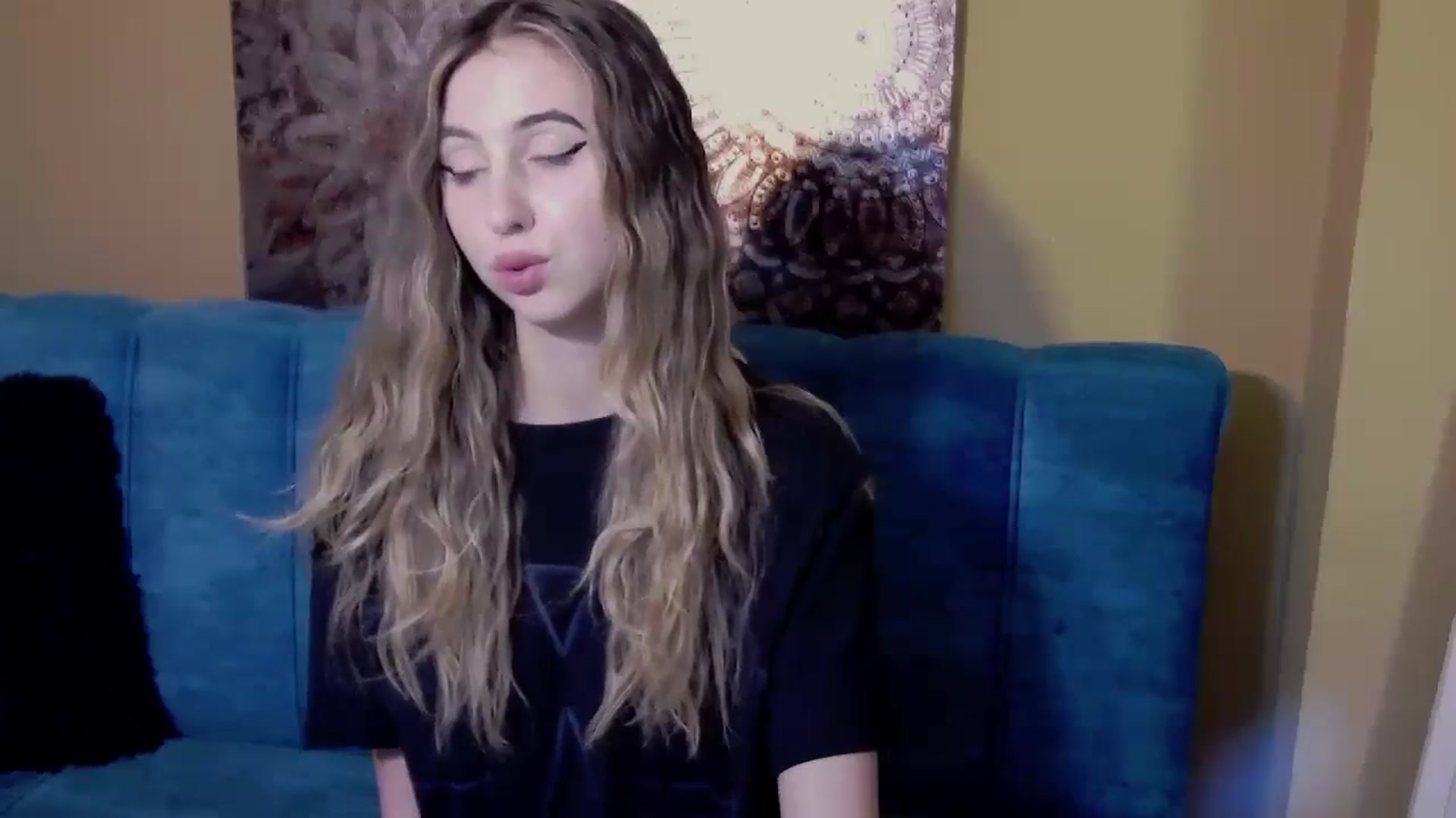 Gallery image thumbnail from Artemiss's myfreecams stream on, 08/01/2024, 18:31 image 13 of 20