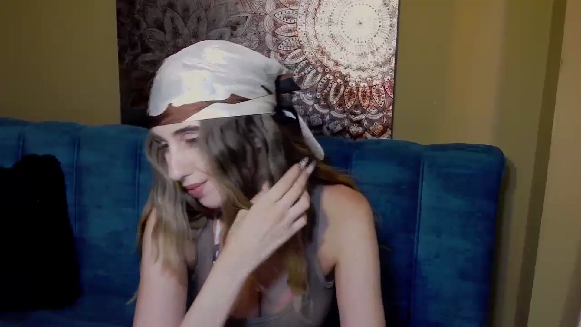Gallery image thumbnail from Artemiss's myfreecams stream on, 08/01/2024, 20:12 image 20 of 20
