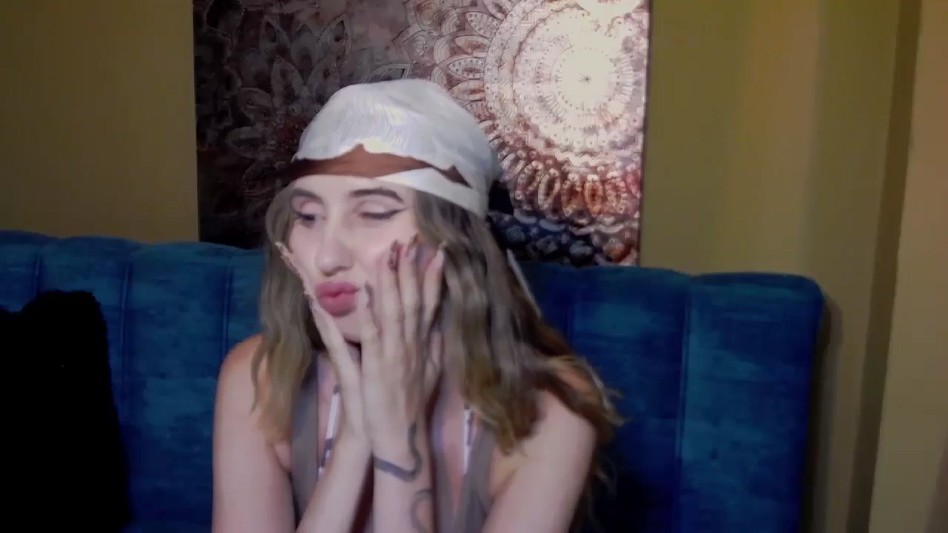 Gallery image thumbnail from Artemiss's myfreecams stream on, 08/01/2024, 20:12 image 19 of 20