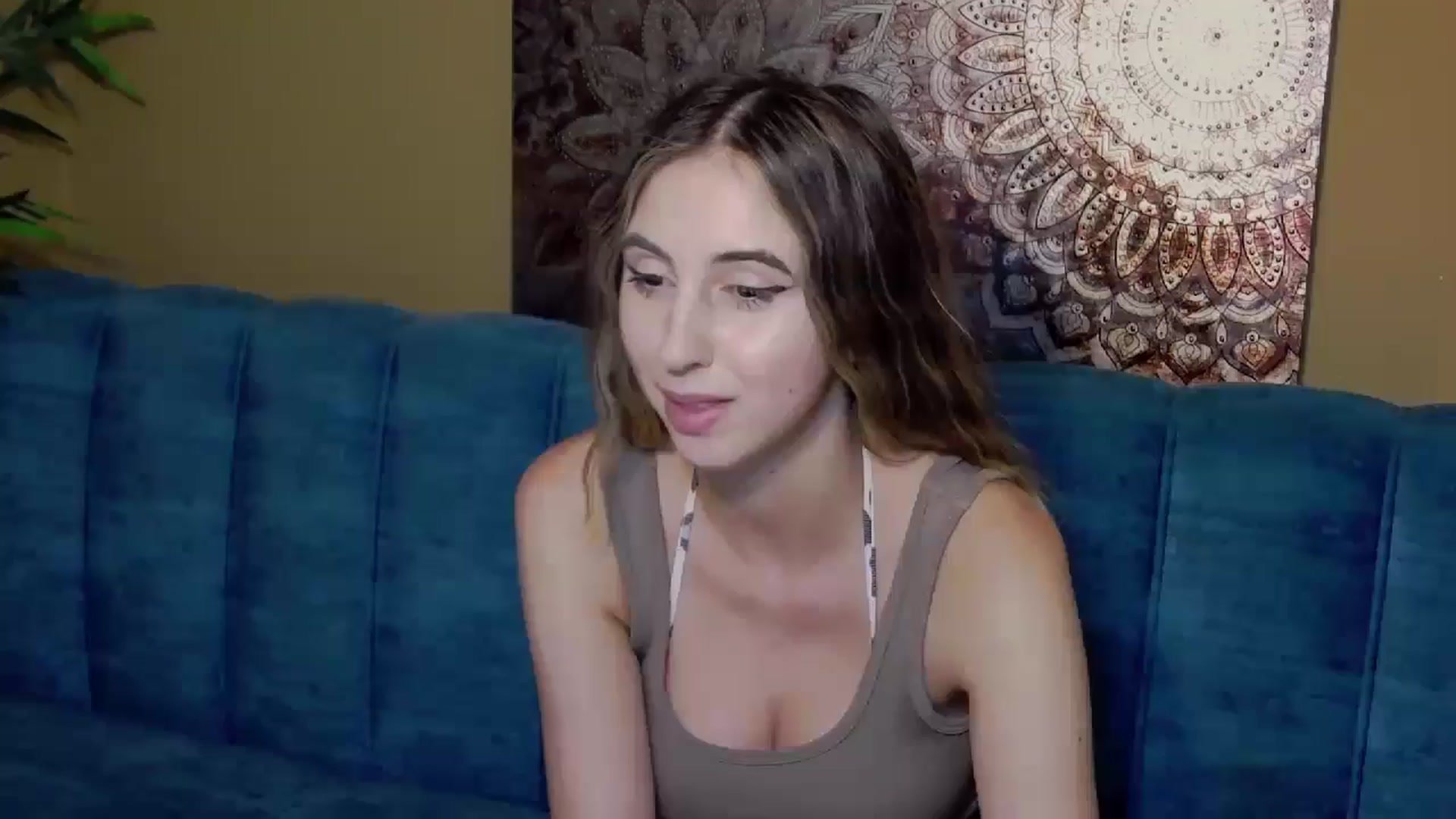 Gallery image thumbnail from Artemiss's myfreecams stream on, 08/01/2024, 23:33 image 18 of 20