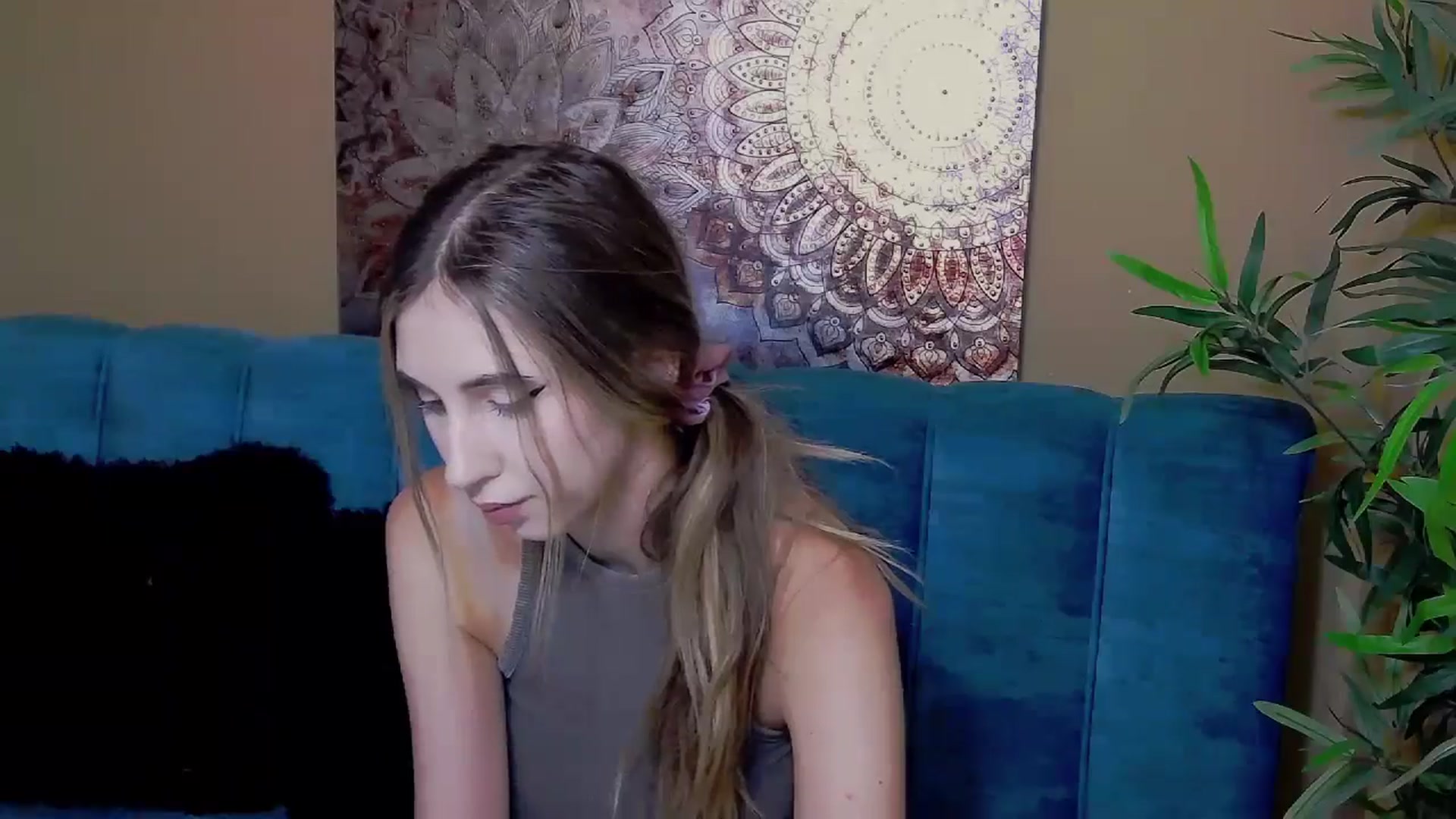 Gallery image thumbnail from Artemiss's myfreecams stream on, 08/08/2024, 18:33 image 5 of 20