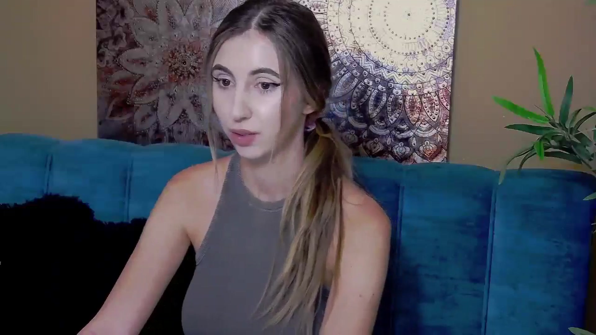 Gallery image thumbnail from Artemiss's myfreecams stream on, 08/08/2024, 18:33 image 2 of 20