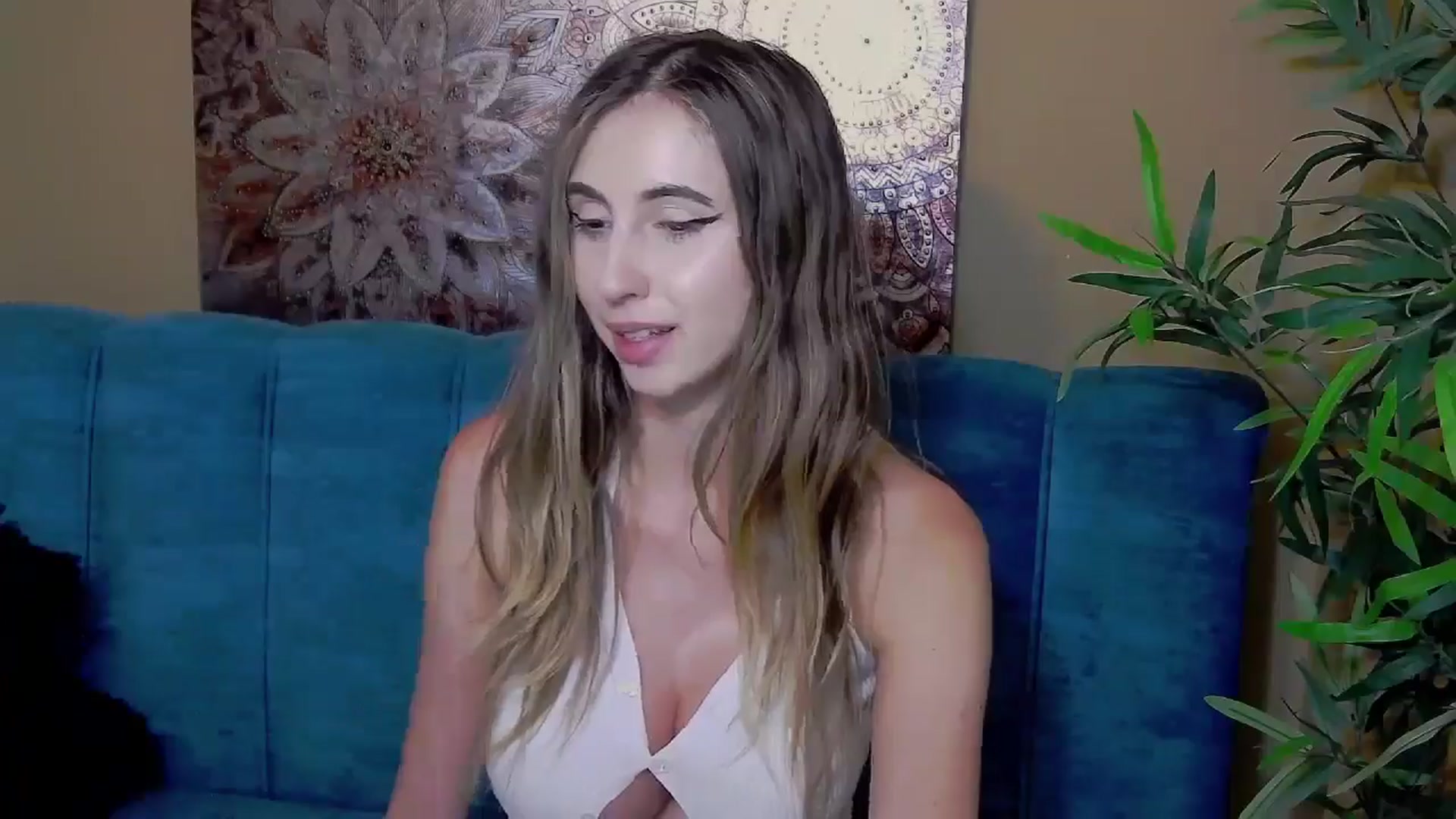 Gallery image thumbnail from Artemiss's myfreecams stream on, 08/08/2024, 21:41 image 6 of 20