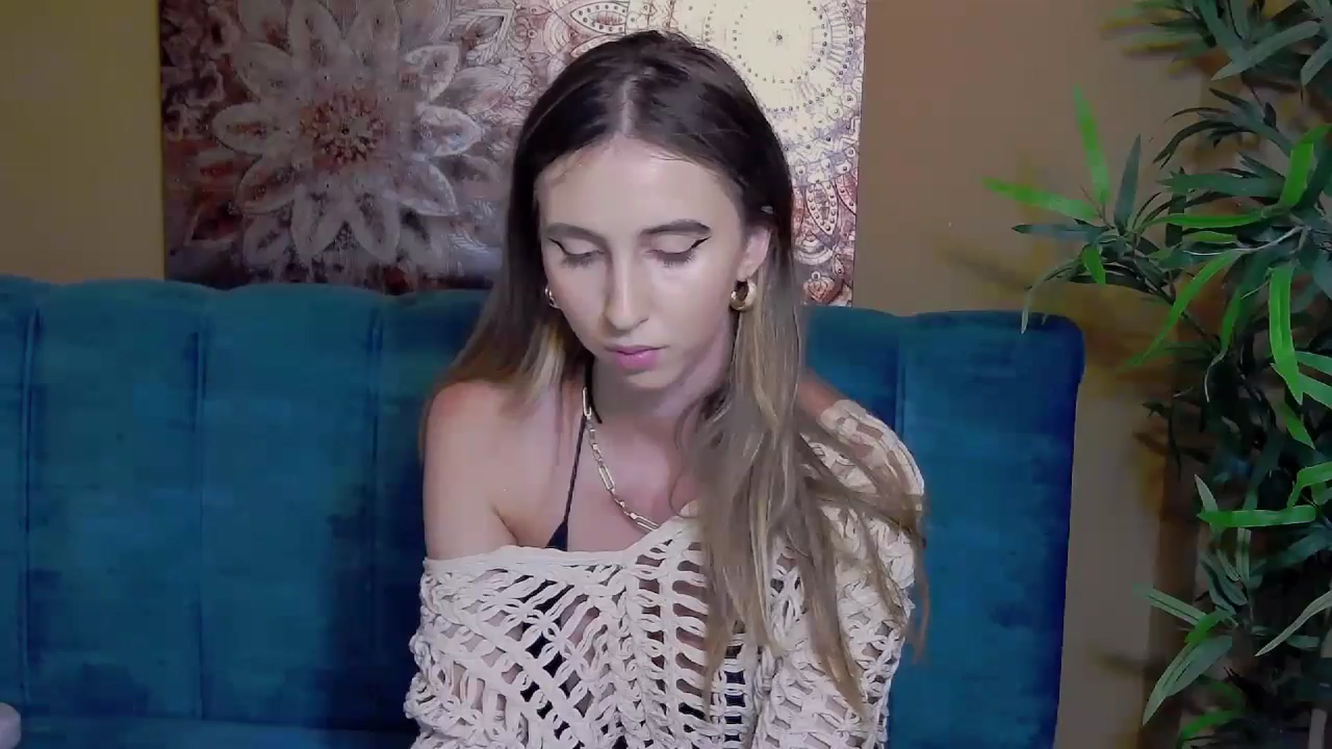 Gallery image thumbnail from Artemiss's myfreecams stream on, 08/10/2024, 18:52 image 8 of 20