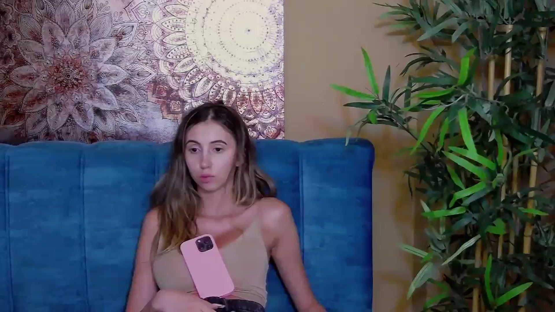 Gallery image thumbnail from Artemiss's myfreecams stream on, 08/15/2024, 23:09 image 4 of 20