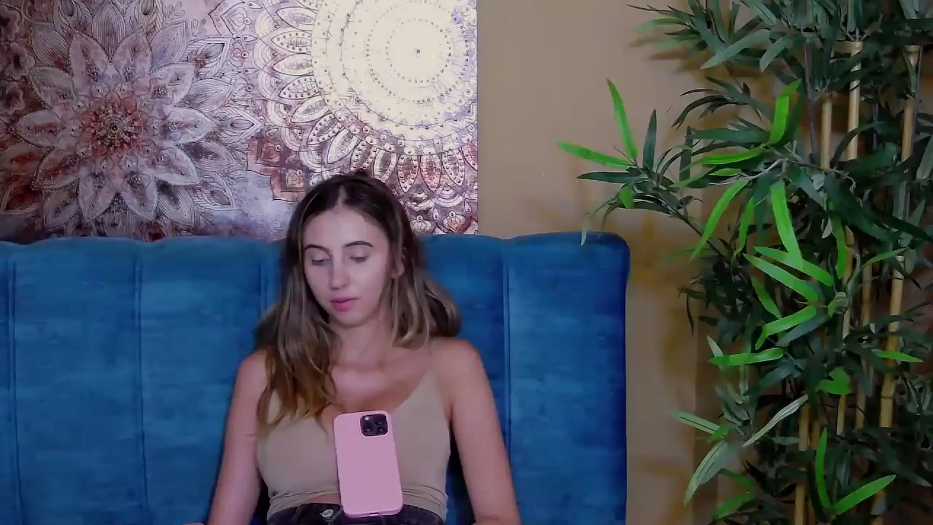 Gallery image thumbnail from Artemiss's myfreecams stream on, 08/15/2024, 23:09 image 5 of 20